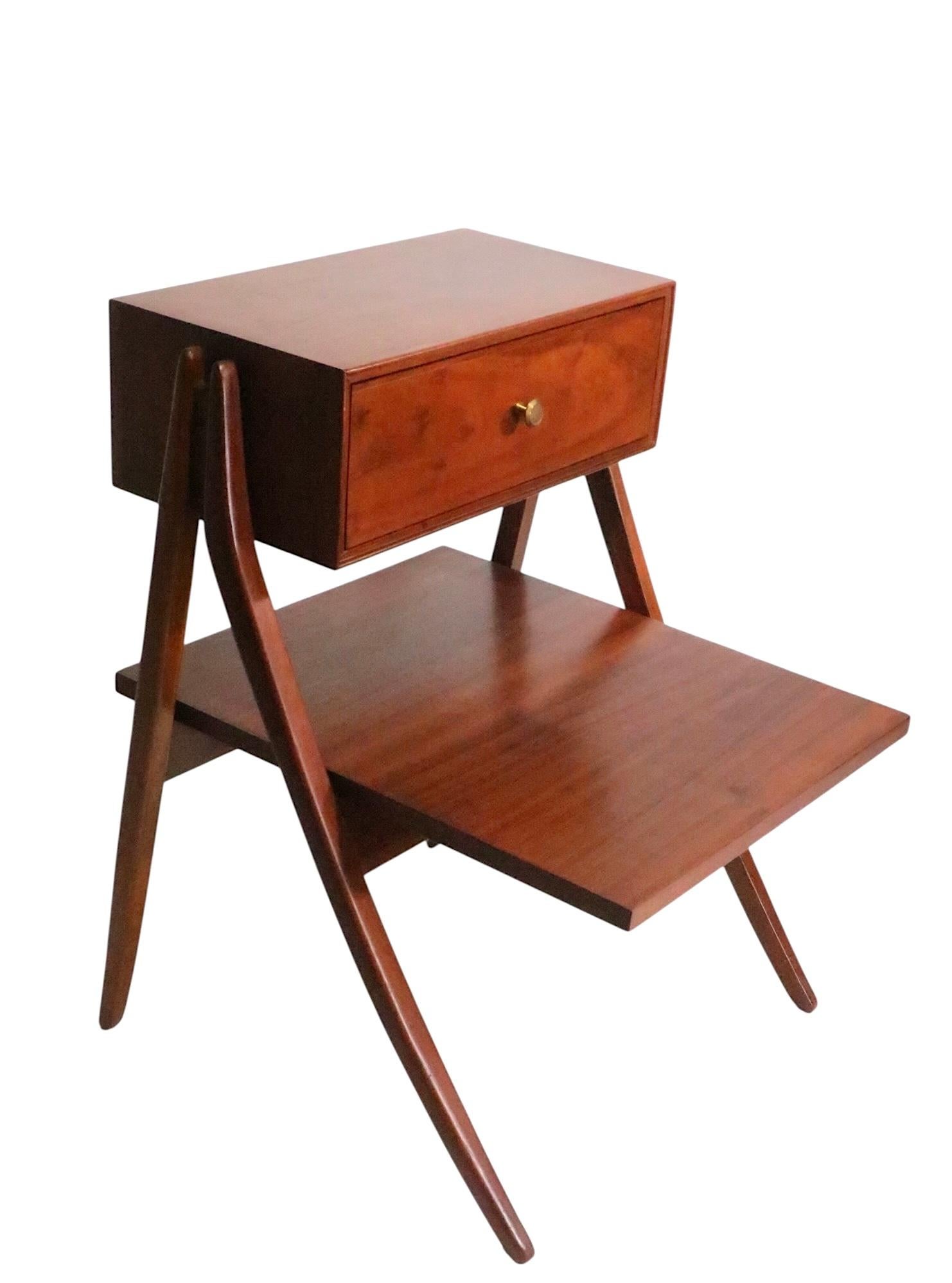 Table de nuit architecturale du milieu du siècle, designée par Kipp Stewart pour Drexel en vente 6