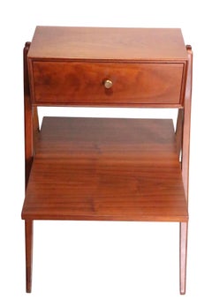 Mesilla de noche arquitectónica de mediados de siglo diseñada por Kipp Stewart para Drexel