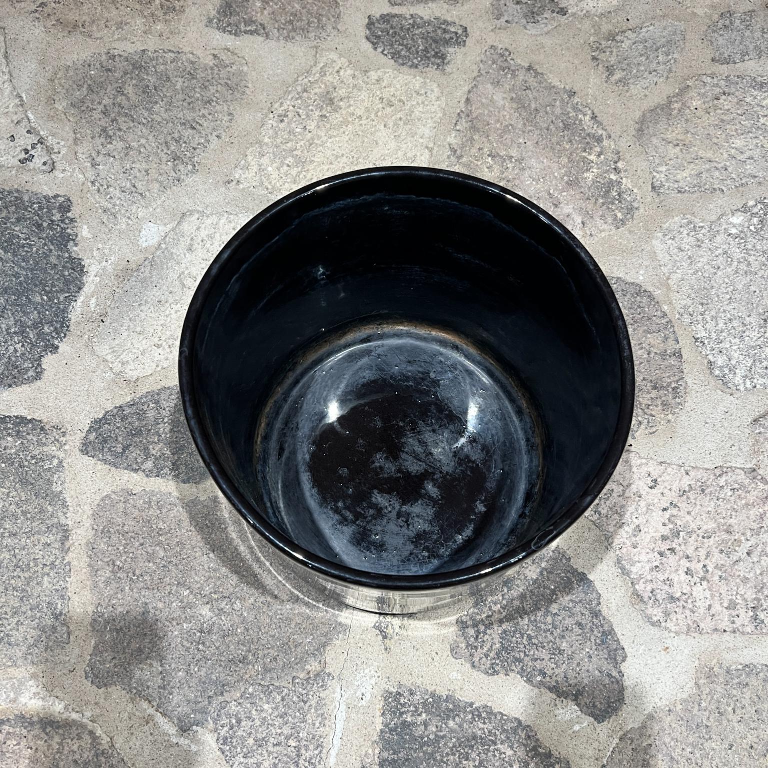 XX secolo Architectural Pottery, fioriera nera moderna in vendita