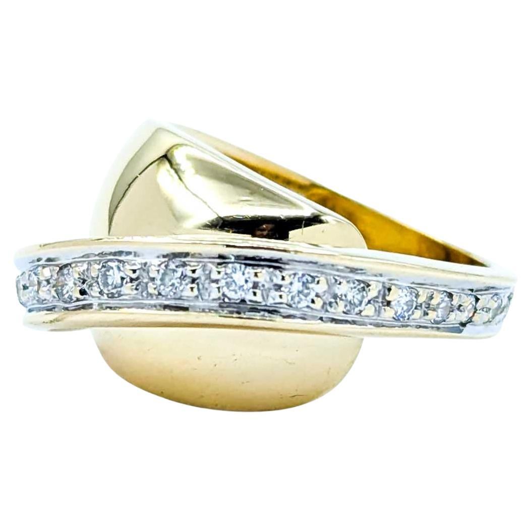 Anillo Cruce de Diamantes Architectural Modern de Oro Amarillo