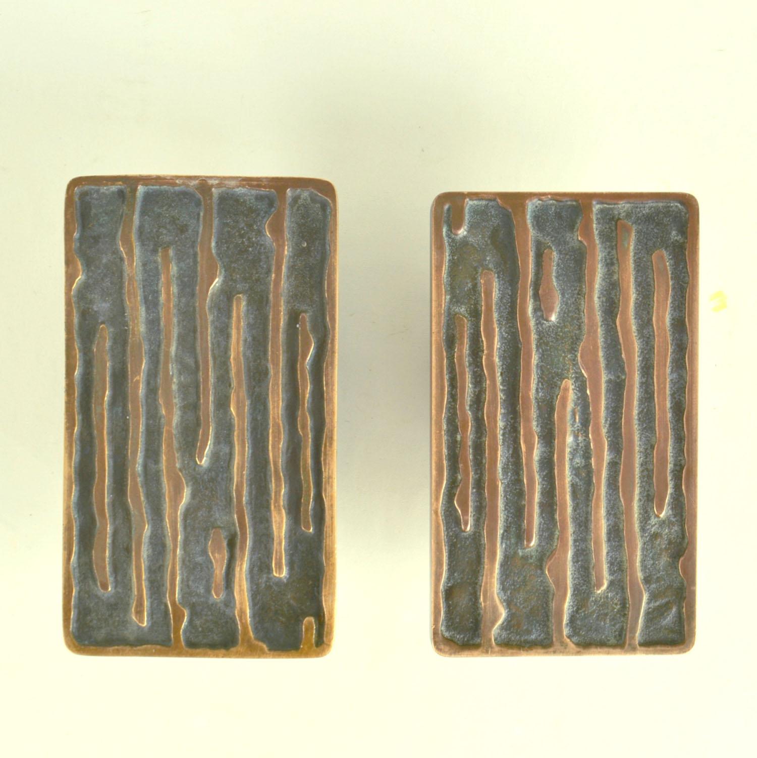Architektonisches Paar quadratischer Bronze-Türgriffe zum Drücken und Ziehen mit Wellenrelief im Angebot 1