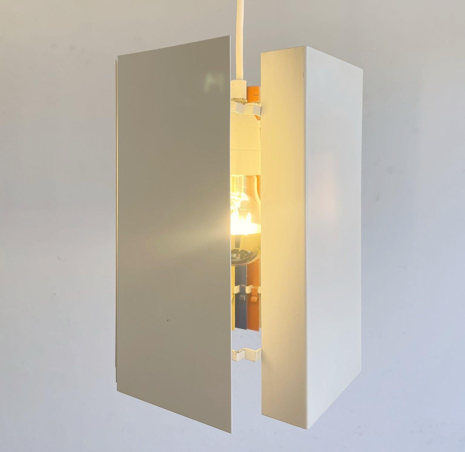 Lampada a sospensione architettonica di Yki Nummi per Stockmann-Orno, anni '60 in vendita 8