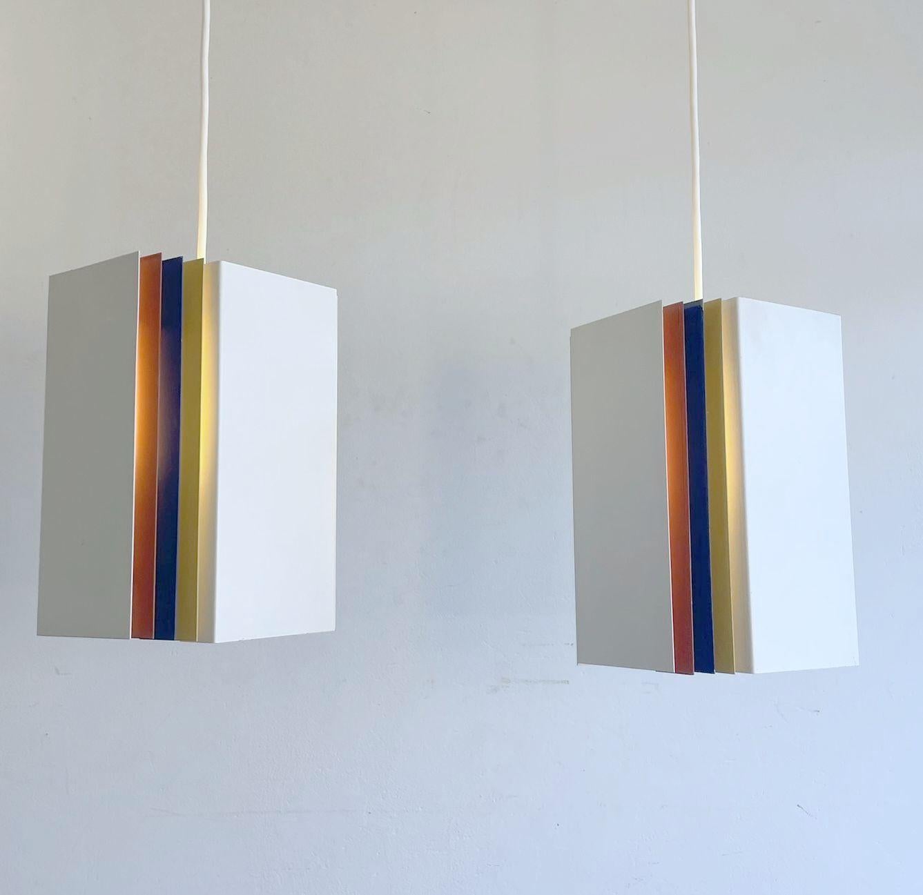Metà XX secolo Lampada a sospensione architettonica di Yki Nummi per Stockmann-Orno, anni '60 in vendita