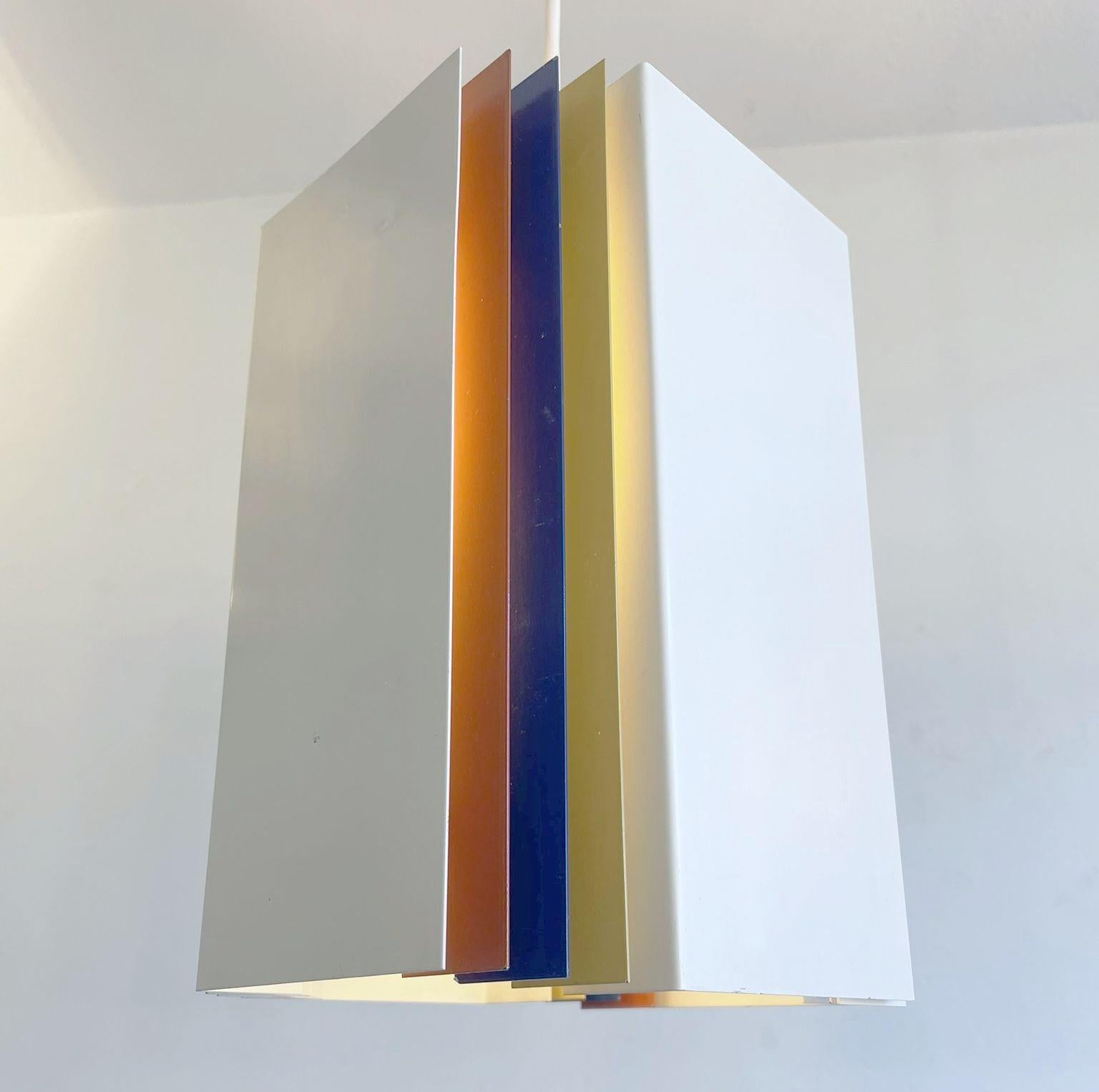 Lampada a sospensione architettonica di Yki Nummi per Stockmann-Orno, anni '60 in vendita 1