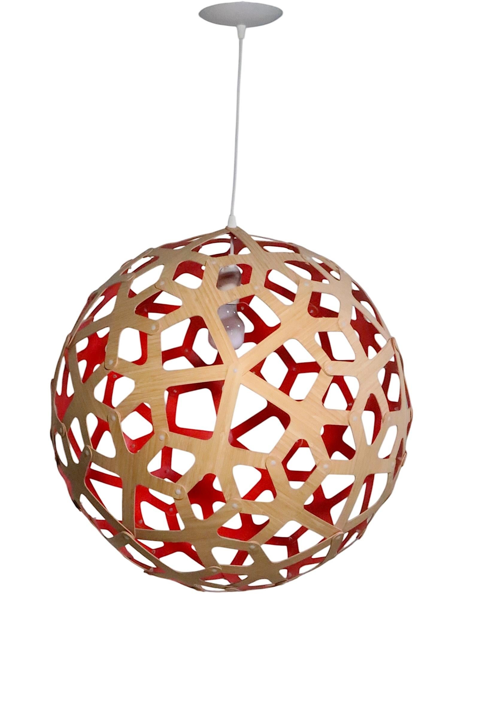 Lustre architectural à boules de couleur corail de David Trubridge Bon état - En vente à New York, NY