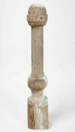 Palo architettonico con tornitura a bulbo