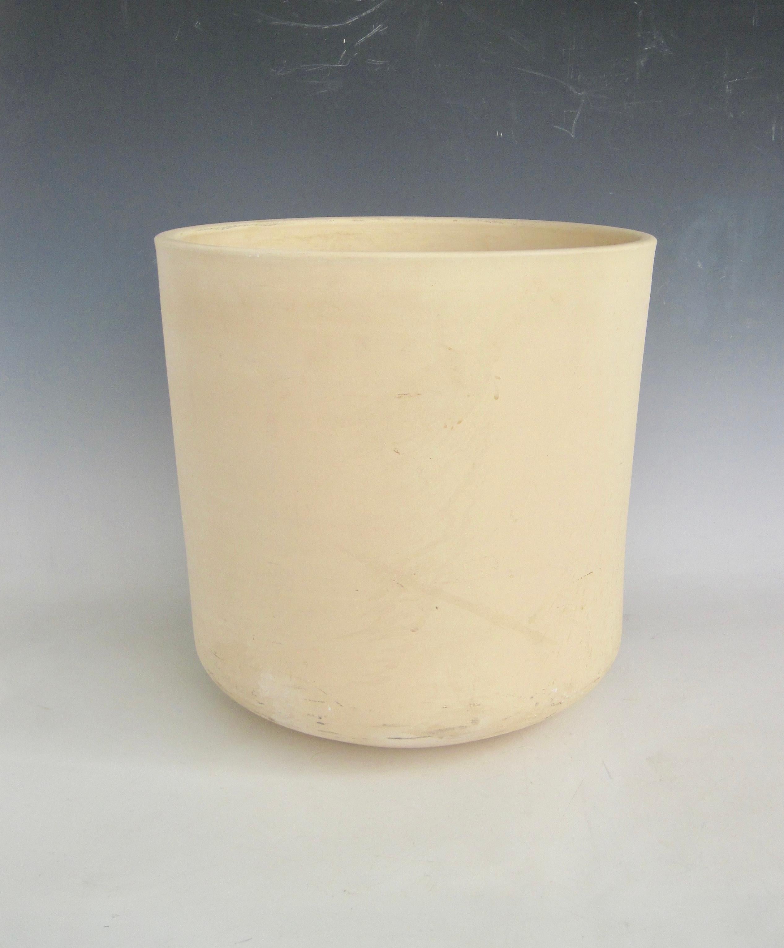 American Architectural Pottery Bisque Lt-15 Planter by Malcolm Leland California Modern For Sale
