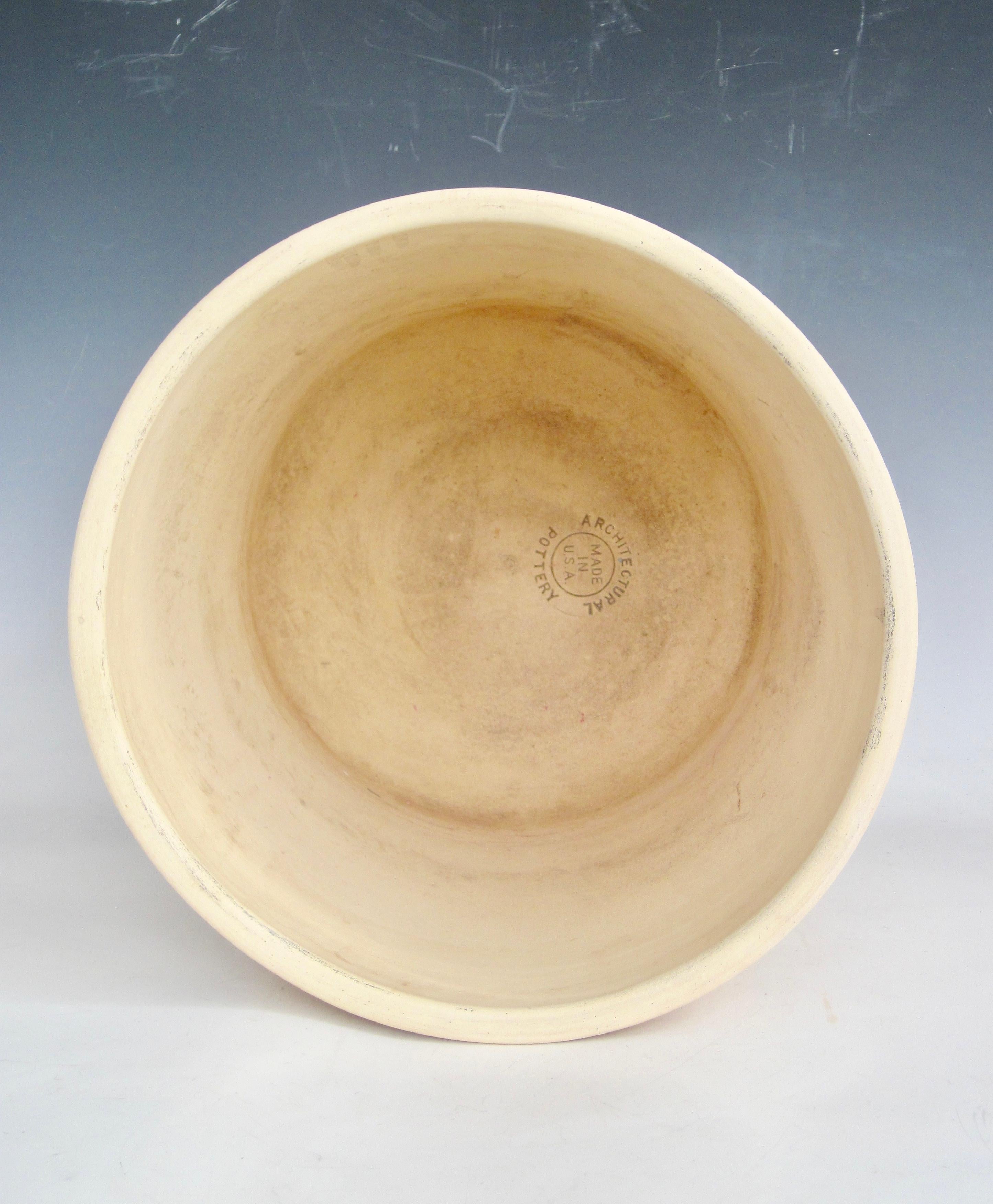 Architectural Pottery Bisque Lt-15 Planter by Malcolm Leland California Modern In Good Condition For Sale In Ferndale, MI
