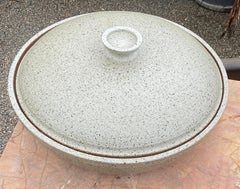 Architectural Pottery Grand bol couvert en Terra Major par David Cressey