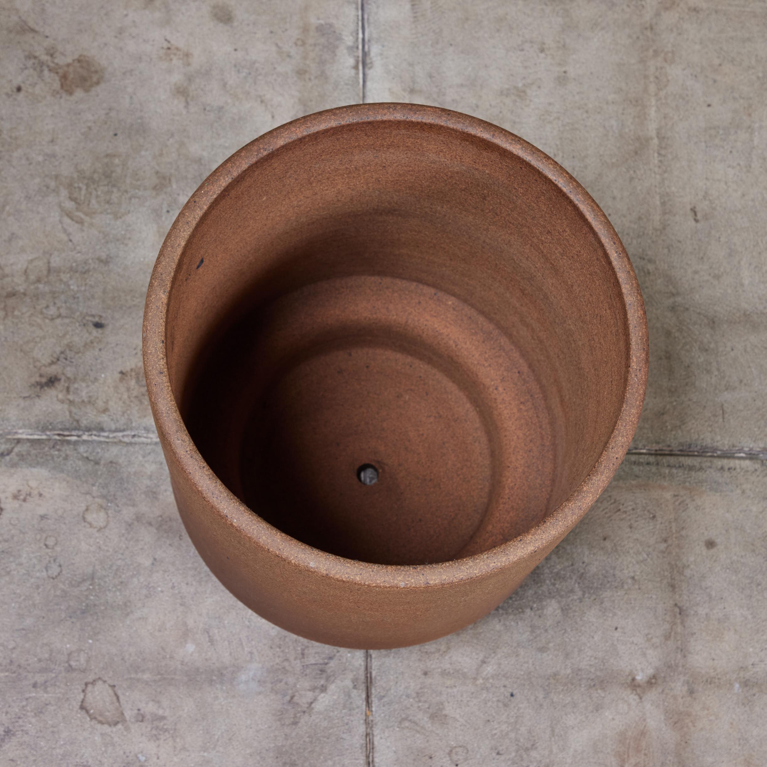 Jardinière cylindrique en grès d'Architectural Pottery en vente 3