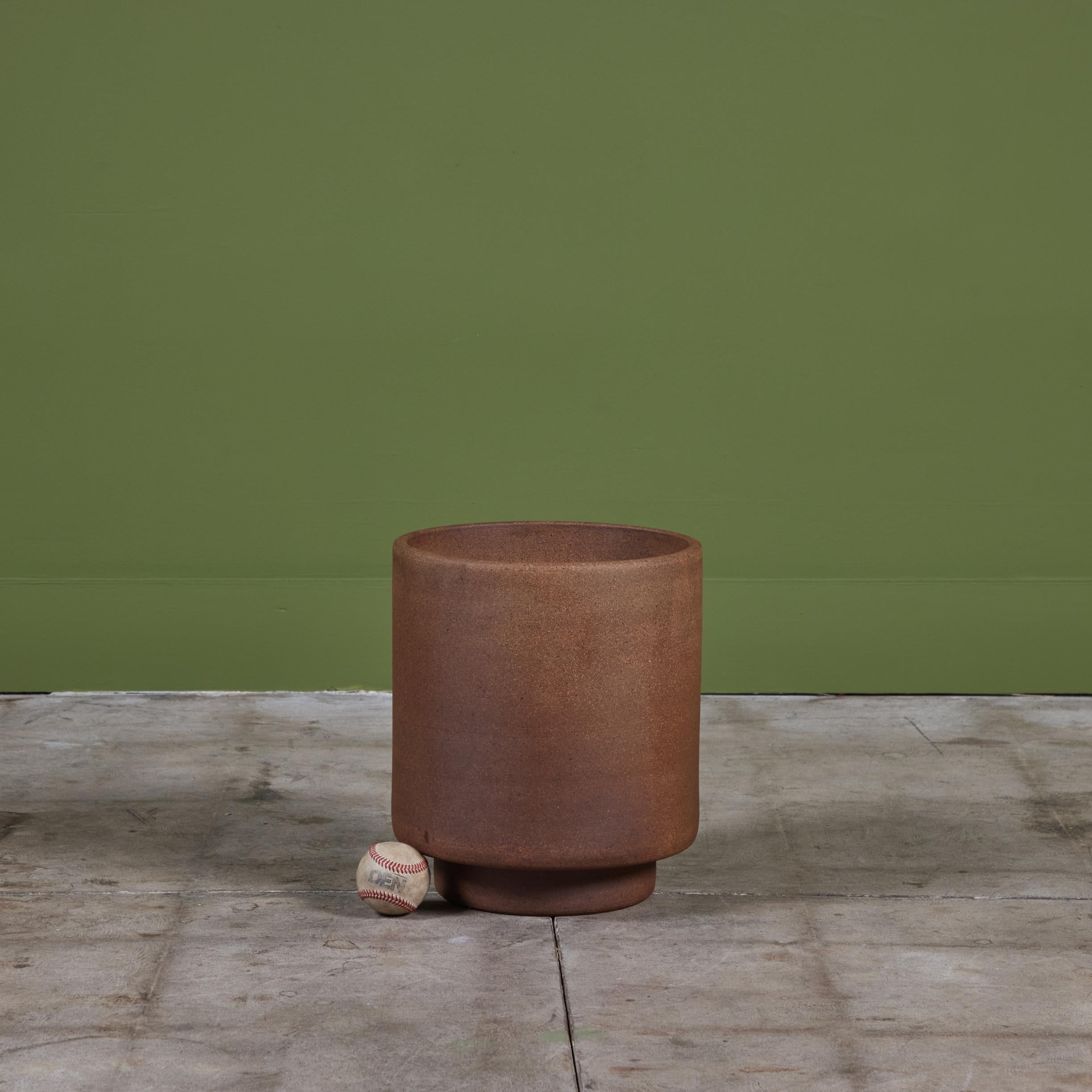 Mid-Century Modern Jardinière cylindrique en grès d'Architectural Pottery en vente