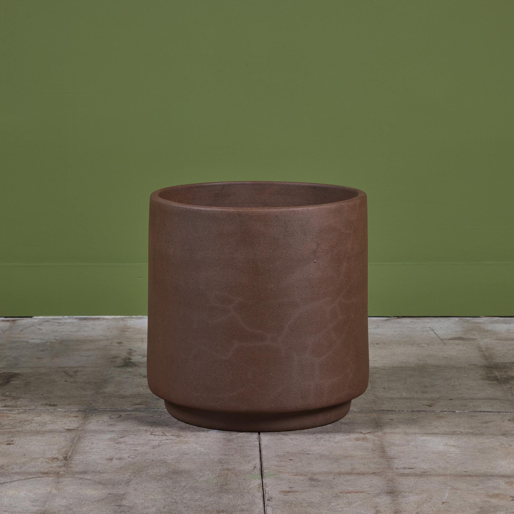 Jardinière cylindrique en grès d'Architectural Pottery Excellent état - En vente à Los Angeles, CA