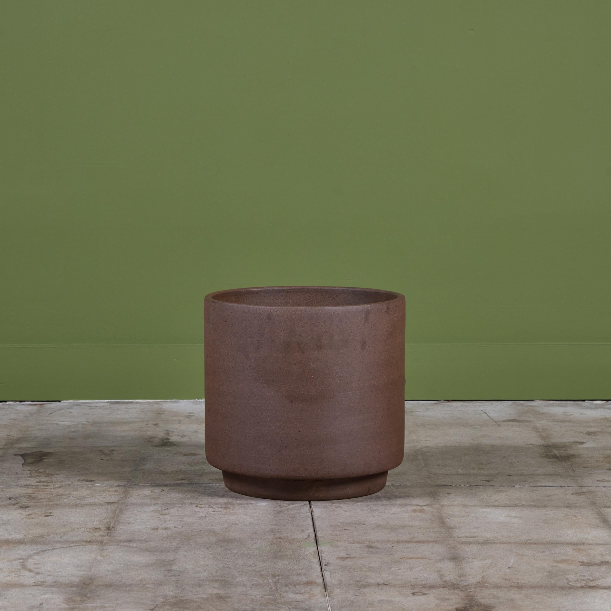Jardinière cylindrique en grès d'Architectural Pottery Excellent état - En vente à Los Angeles, CA