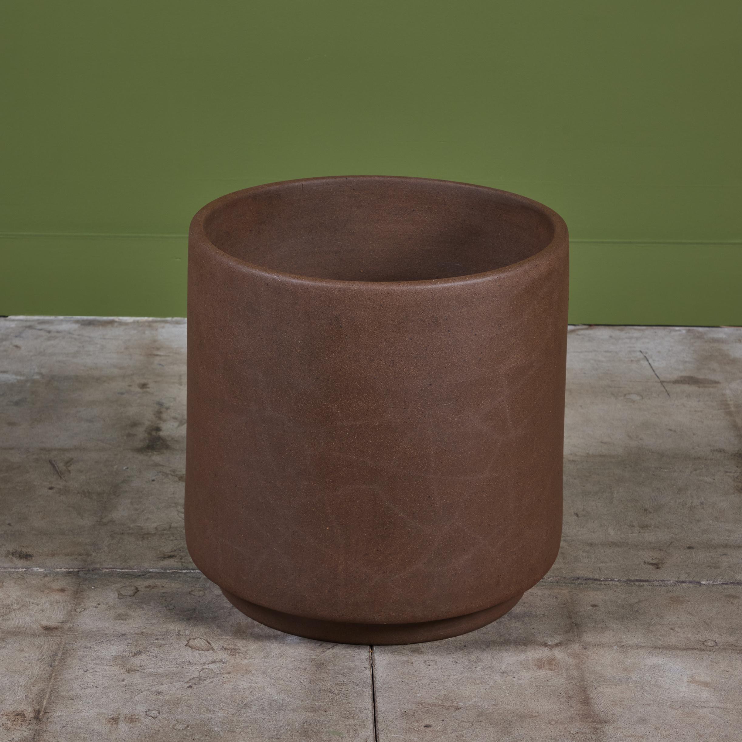 Grès Jardinière cylindrique en grès d'Architectural Pottery en vente