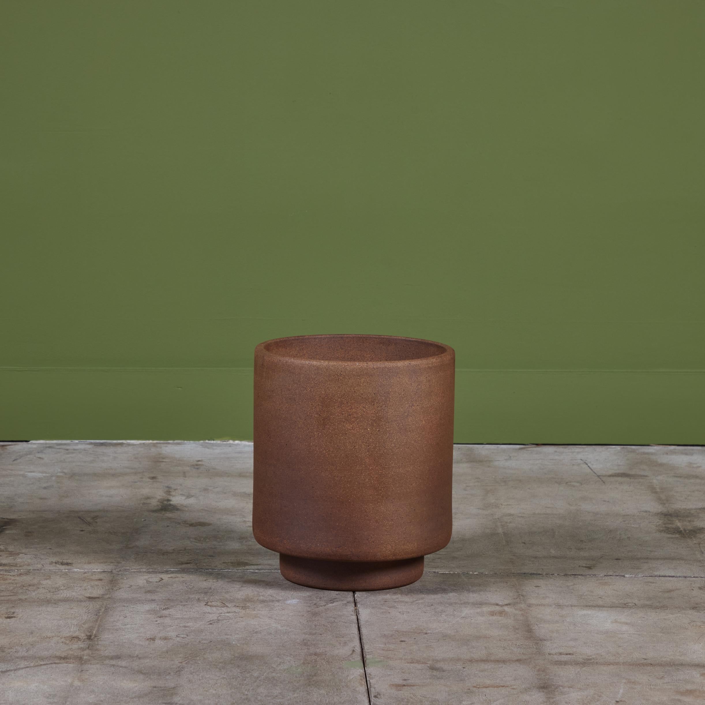 Jardinière cylindrique en grès d'Architectural Pottery en vente 1