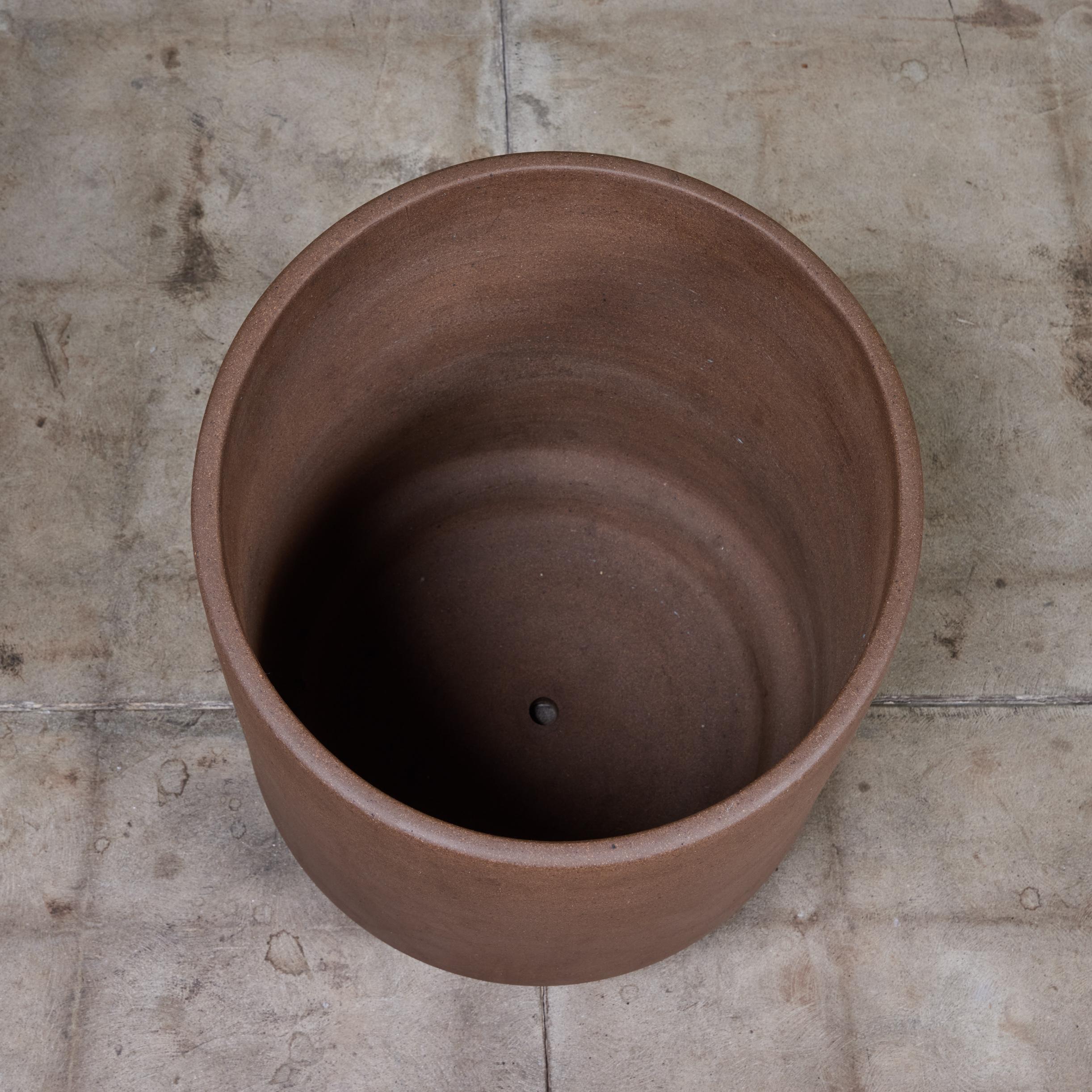 Jardinière cylindrique en grès d'Architectural Pottery en vente 2