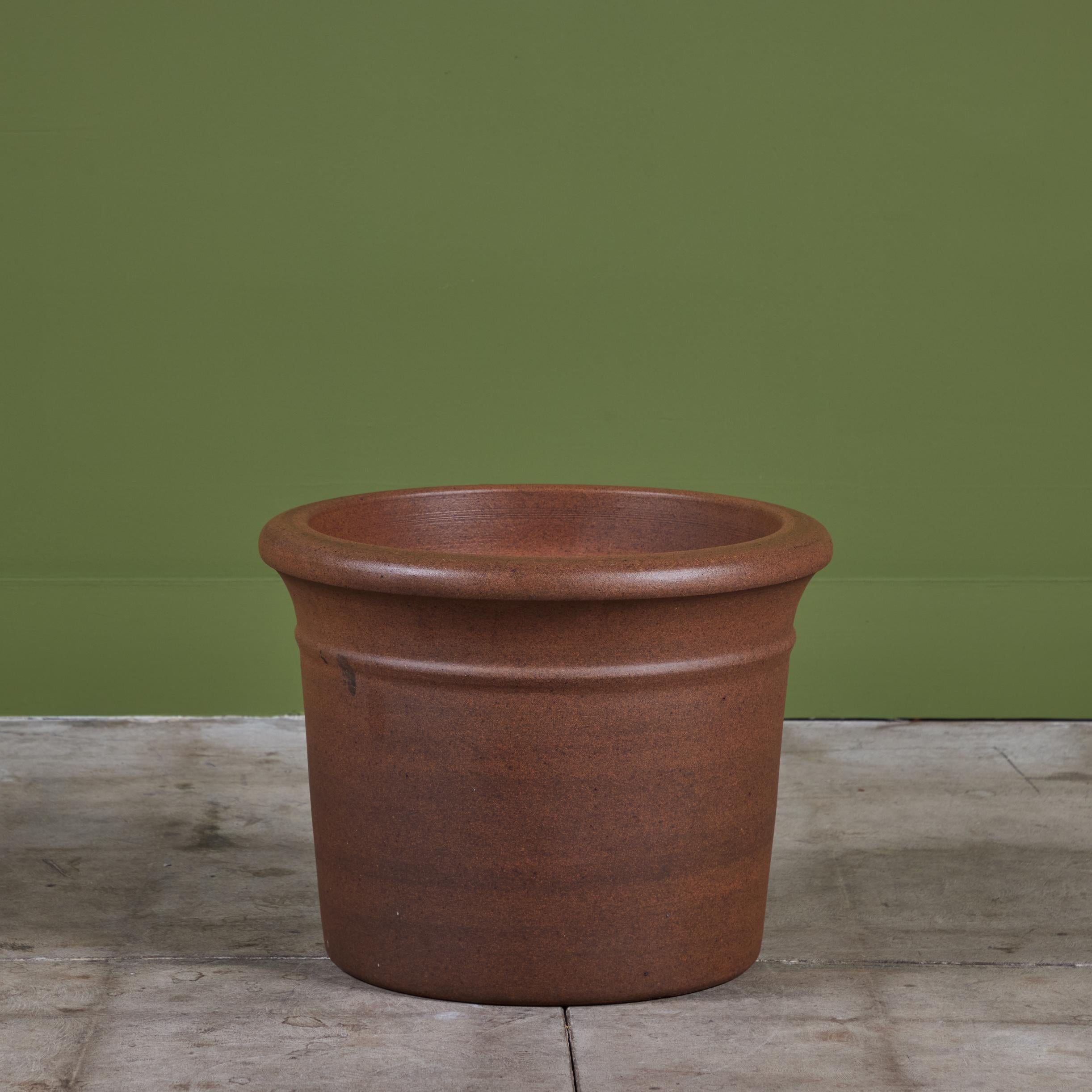 Architectural Pottery Pflanzgefäß aus Steingut (amerikanisch) im Angebot