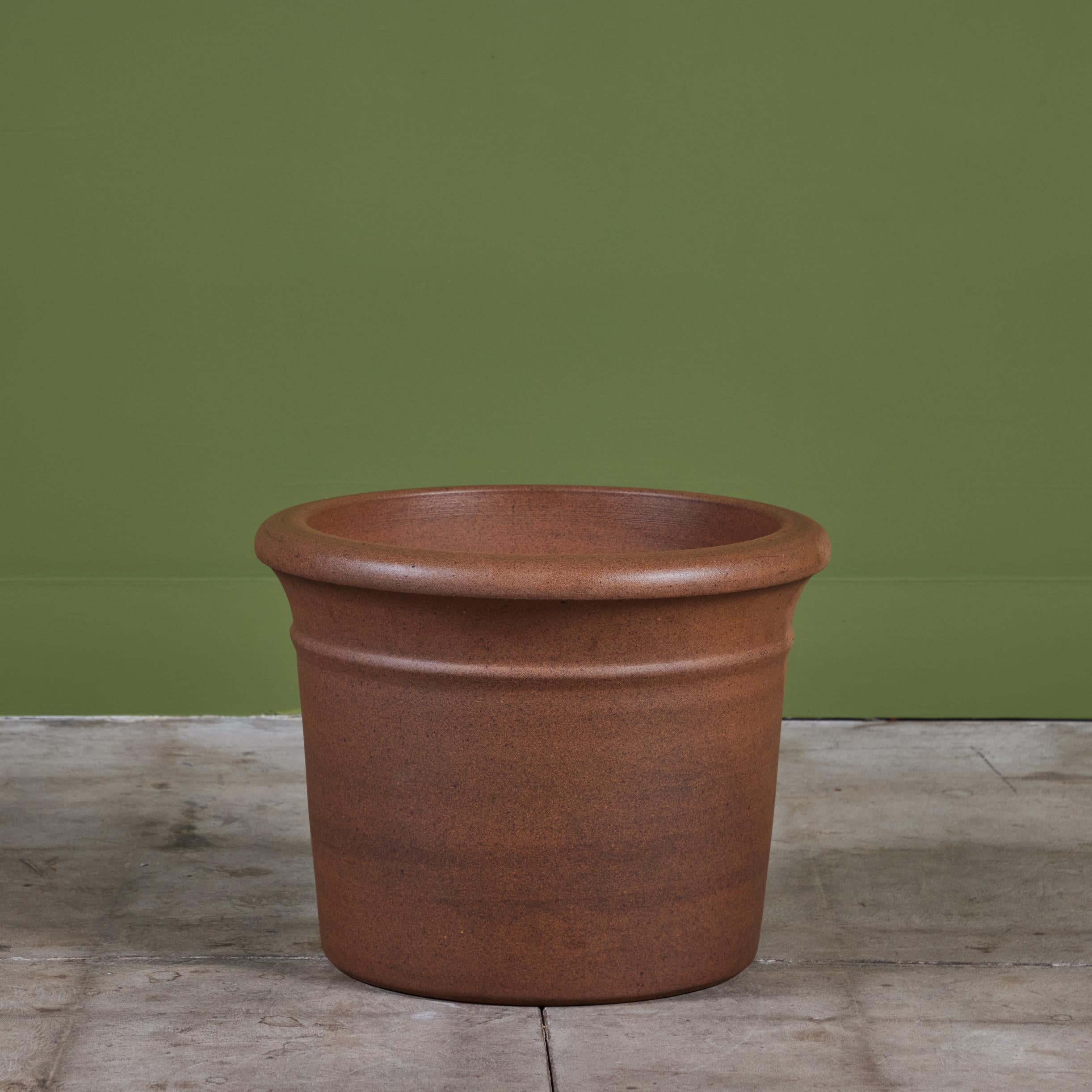 Architectural Pottery Pflanzgefäß aus Steingut (20. Jahrhundert) im Angebot