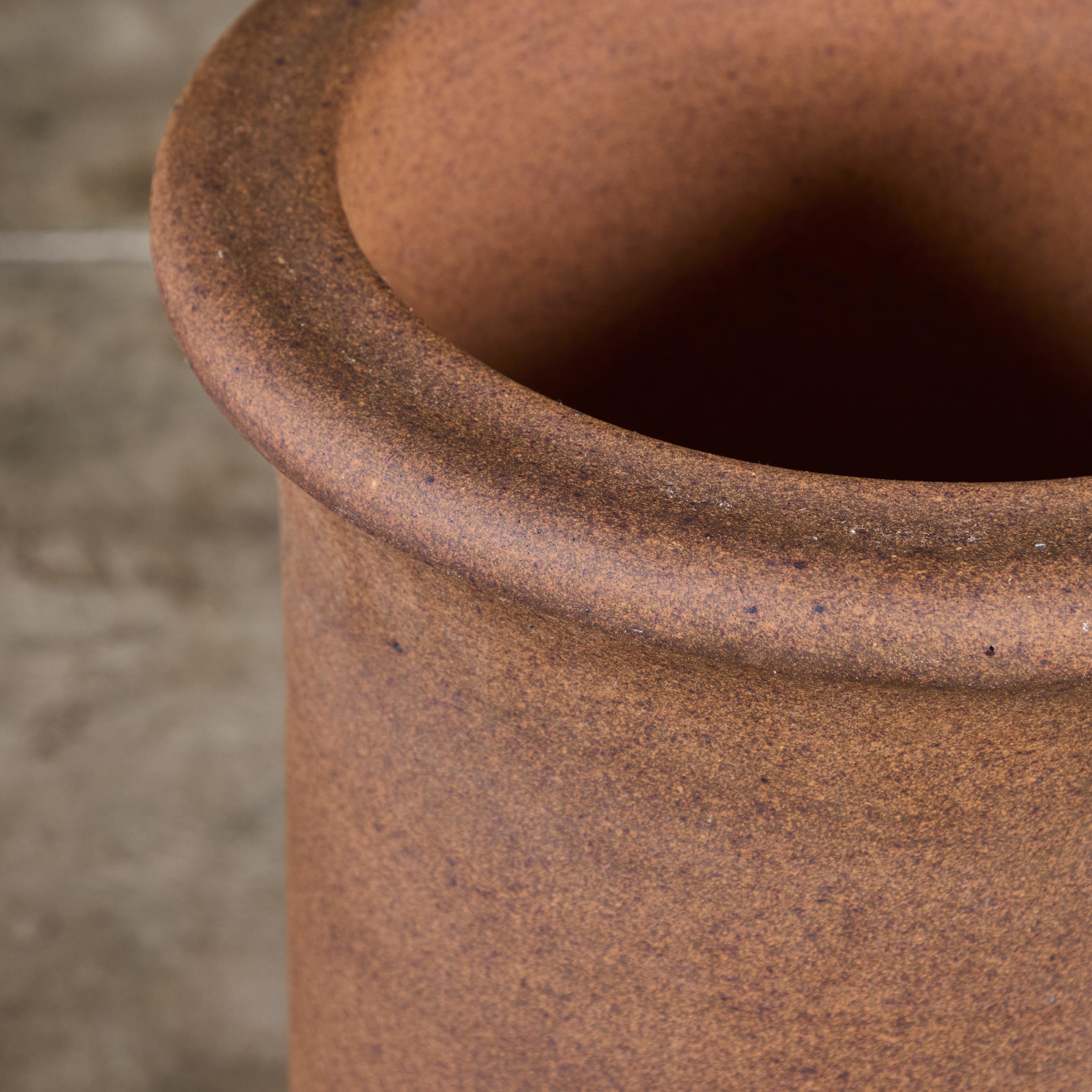Architectural Pottery Poterie en grès Tulip Planter ou Umbrella Stand en vente 2