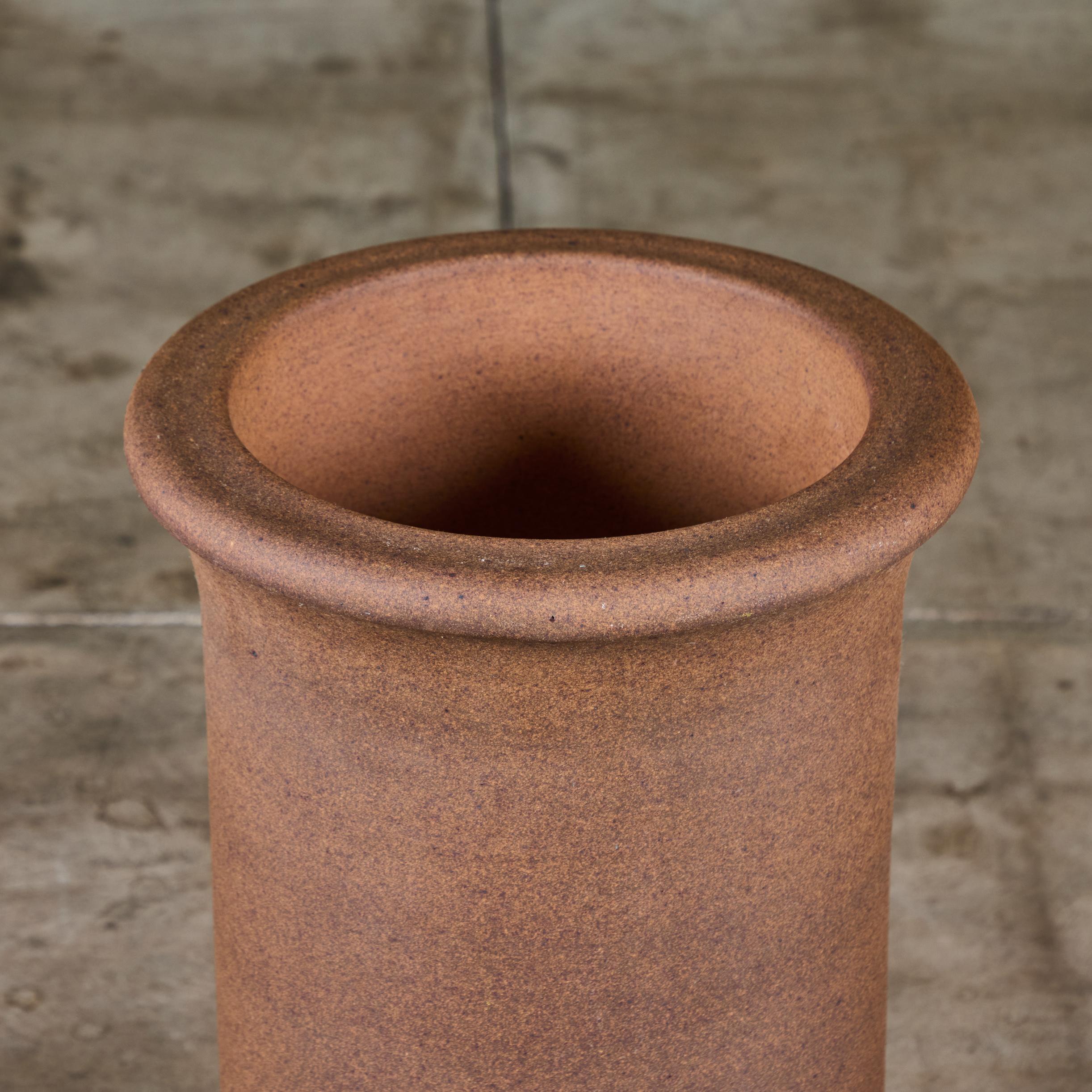 Grès Architectural Pottery Poterie en grès Tulip Planter ou Umbrella Stand en vente