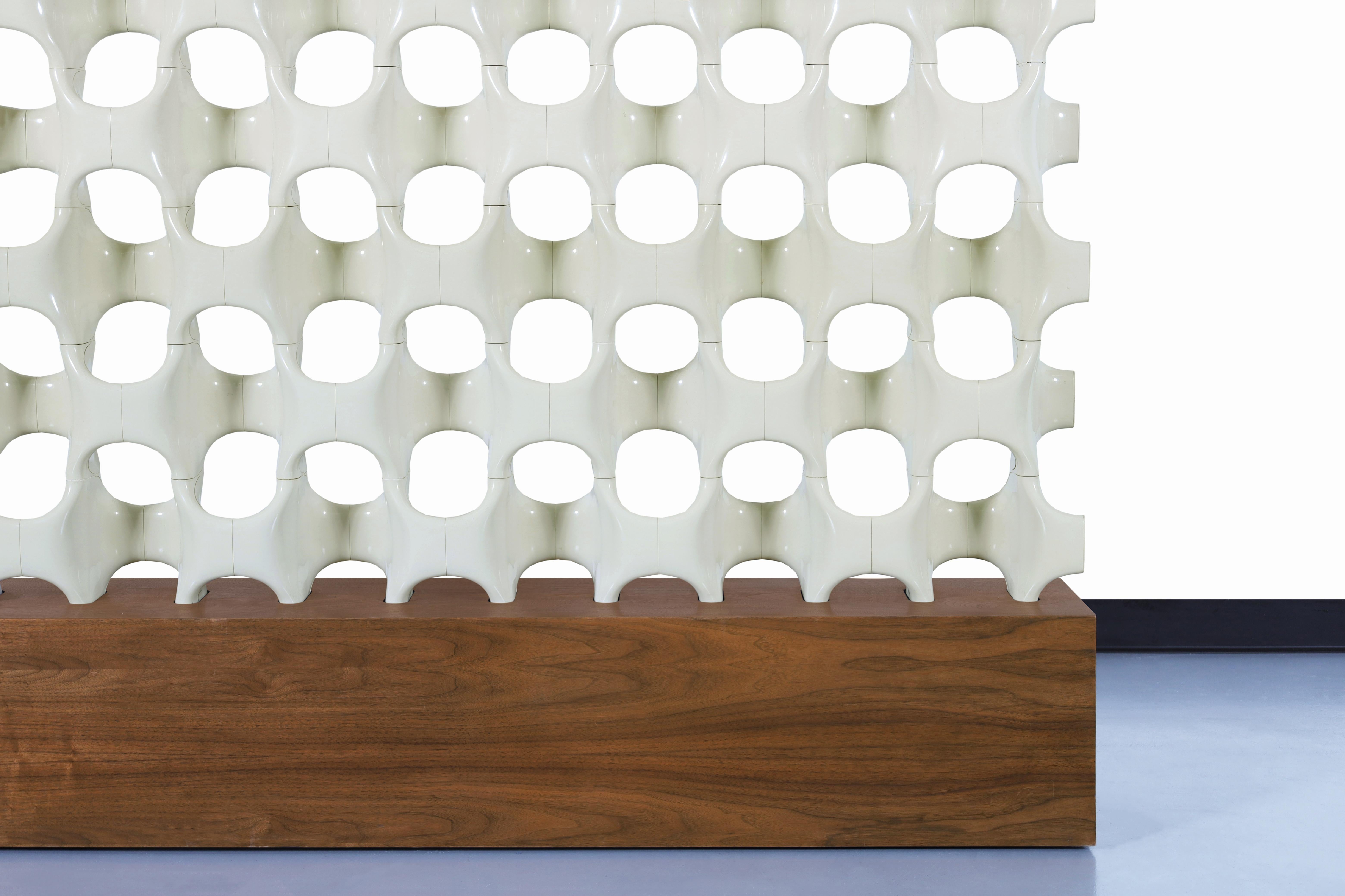 Architektonischer freistehender Raumteiler „Sculpta-Grille“ von Richard Harvey (Moderne der Mitte des Jahrhunderts) im Angebot