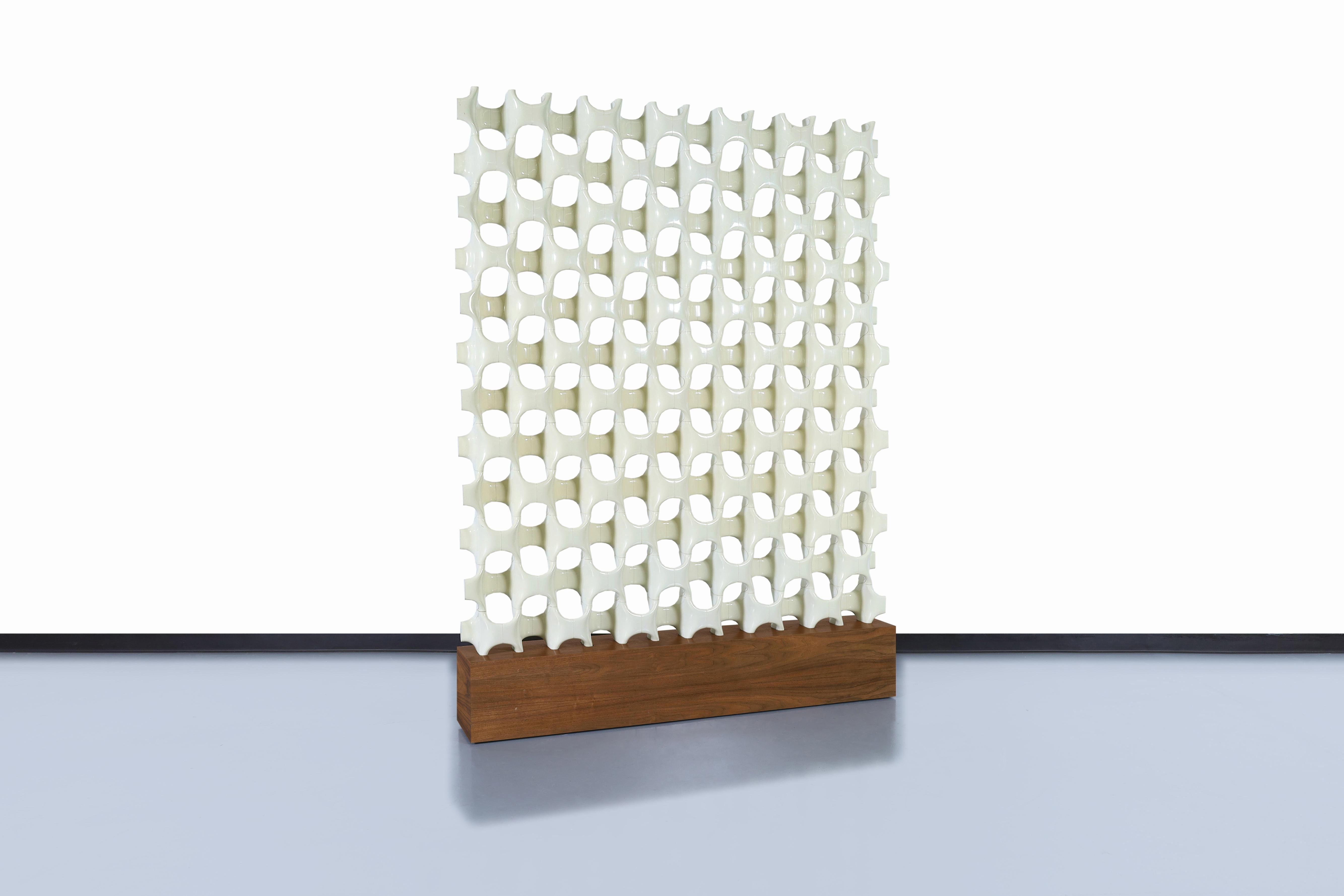 Architektonischer freistehender Raumteiler „Sculpta-Grille“ von Richard Harvey (amerikanisch) im Angebot