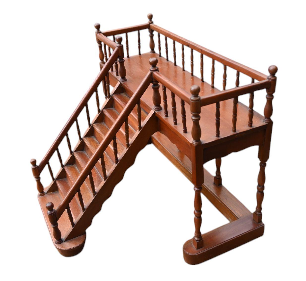 Miniature staircases are very rare, when you realize that such a miniature staircase represented almost as much work as creating a life-size staircase.
Full detailed craftmanship.
Total heigth 34.5 cm, width 45 cm