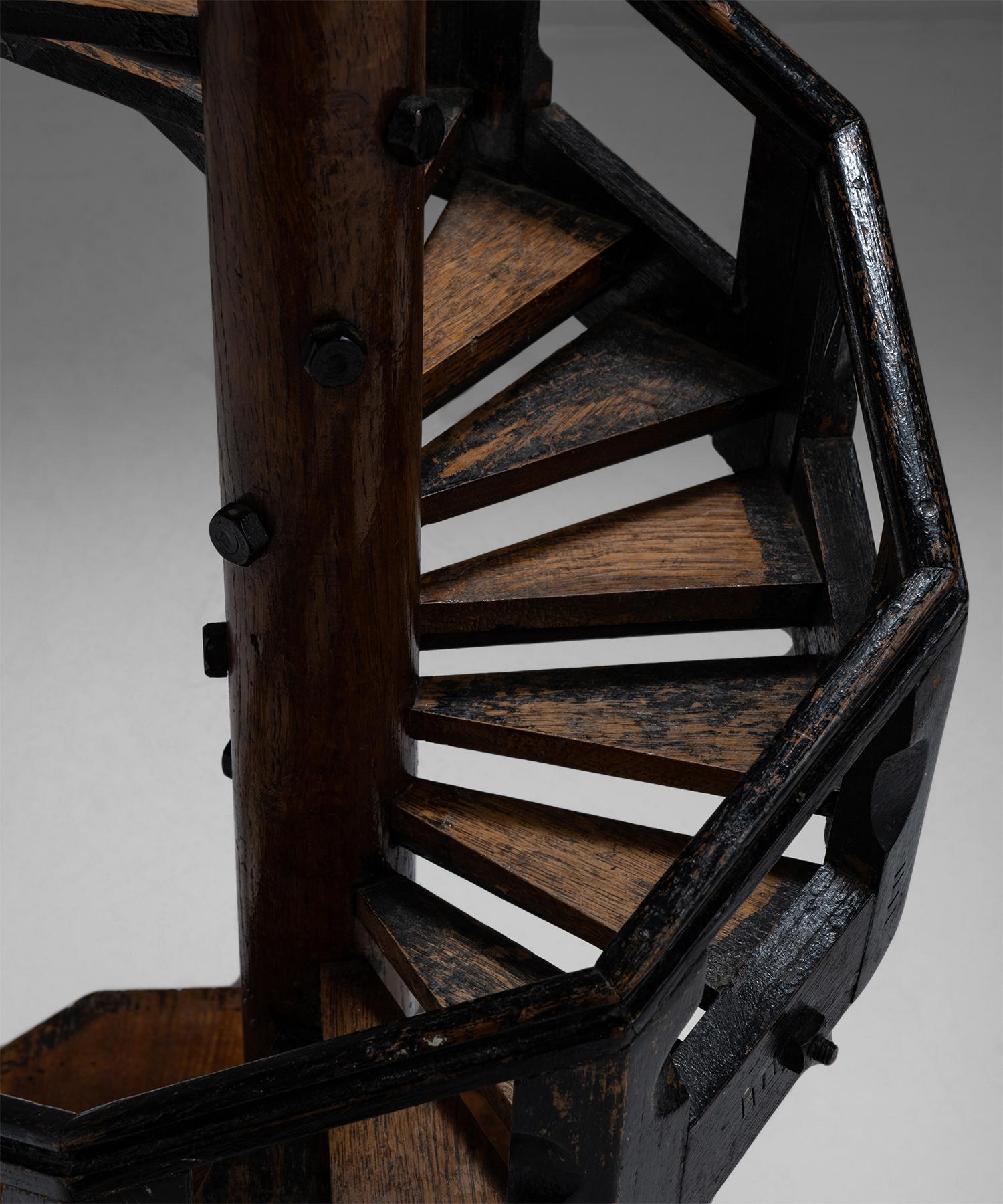 Modèle d'escalier architectural, Angleterre, vers 1890 Bon état - En vente à Culver City, CA