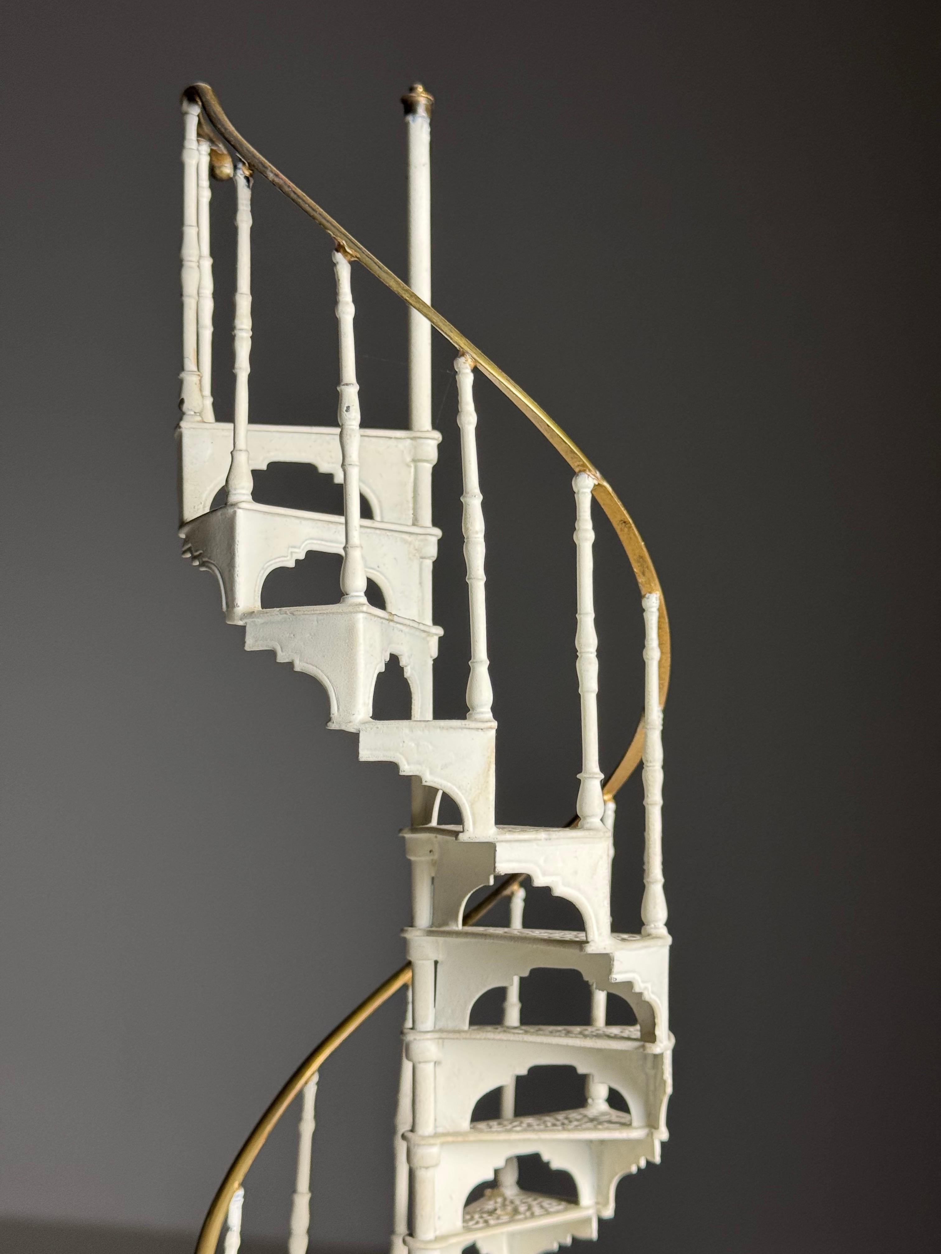 Architectural Staircase Model white metal 20th century In Good Condition For Sale In MILL, NL