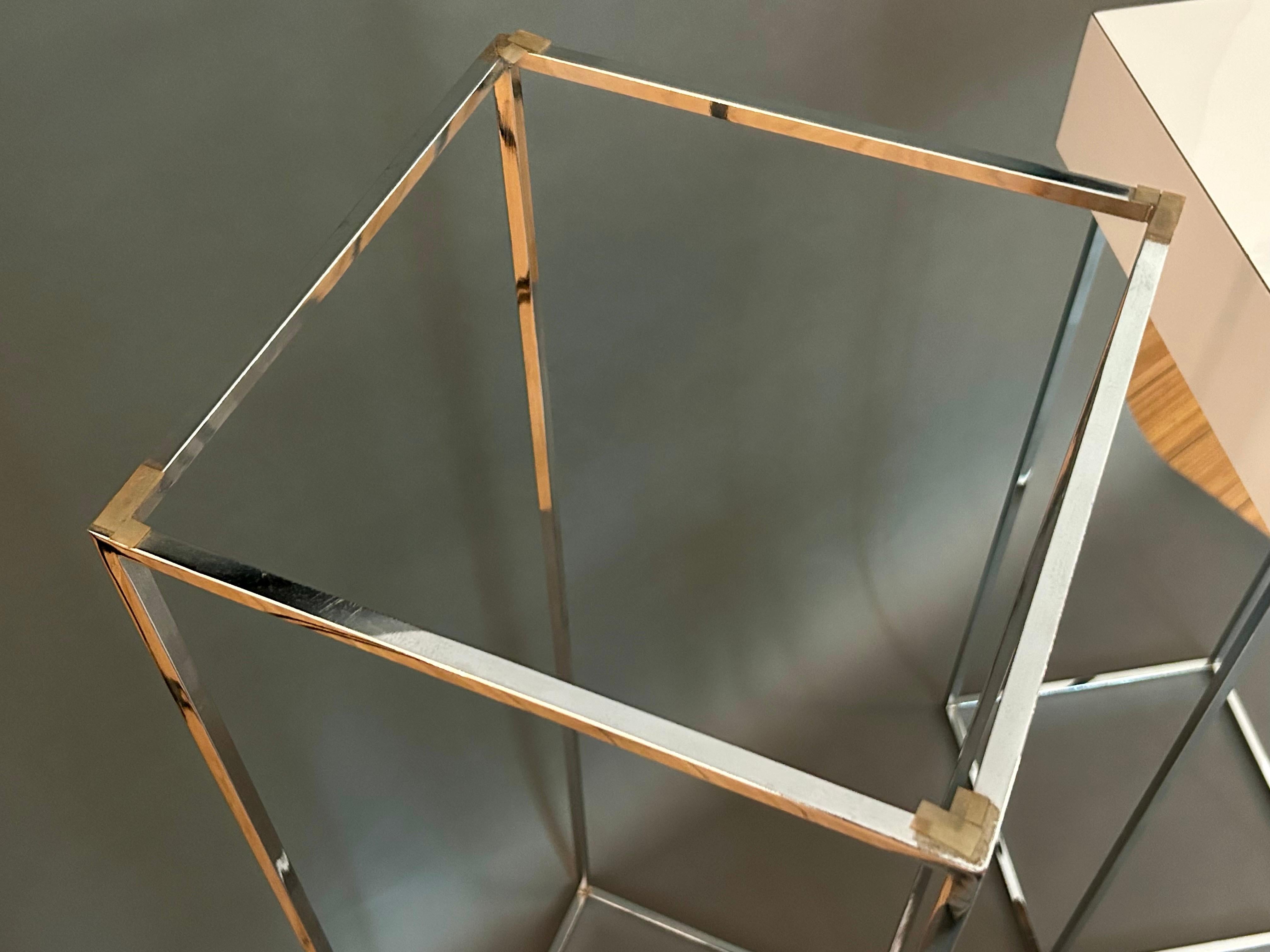 Pedestales de acero arquitectónico con tableros laminados en venta 11