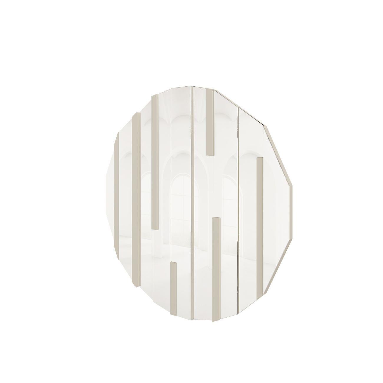 Portugais Miroir STRUT - Lignes sculpturales et forme architecturale moderne en vente