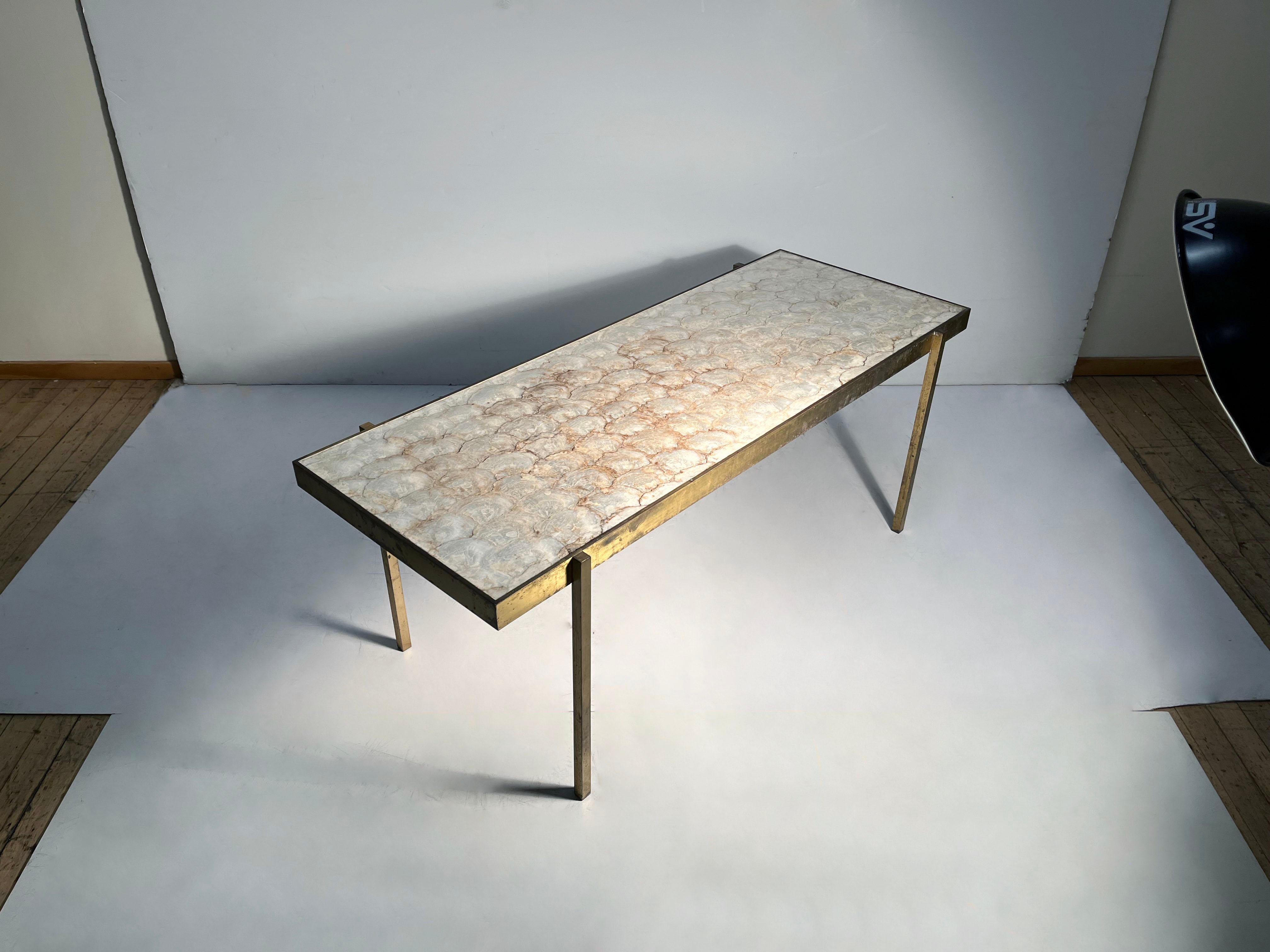 Architektonischer Mosaik-Cocktailtisch aus Kapiz-Muschel - William Billy Haines (amerikanisch) im Angebot