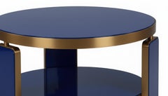 Mesa de centro redonda Architectural de dos alturas en lacado azul marino y latón cepillado