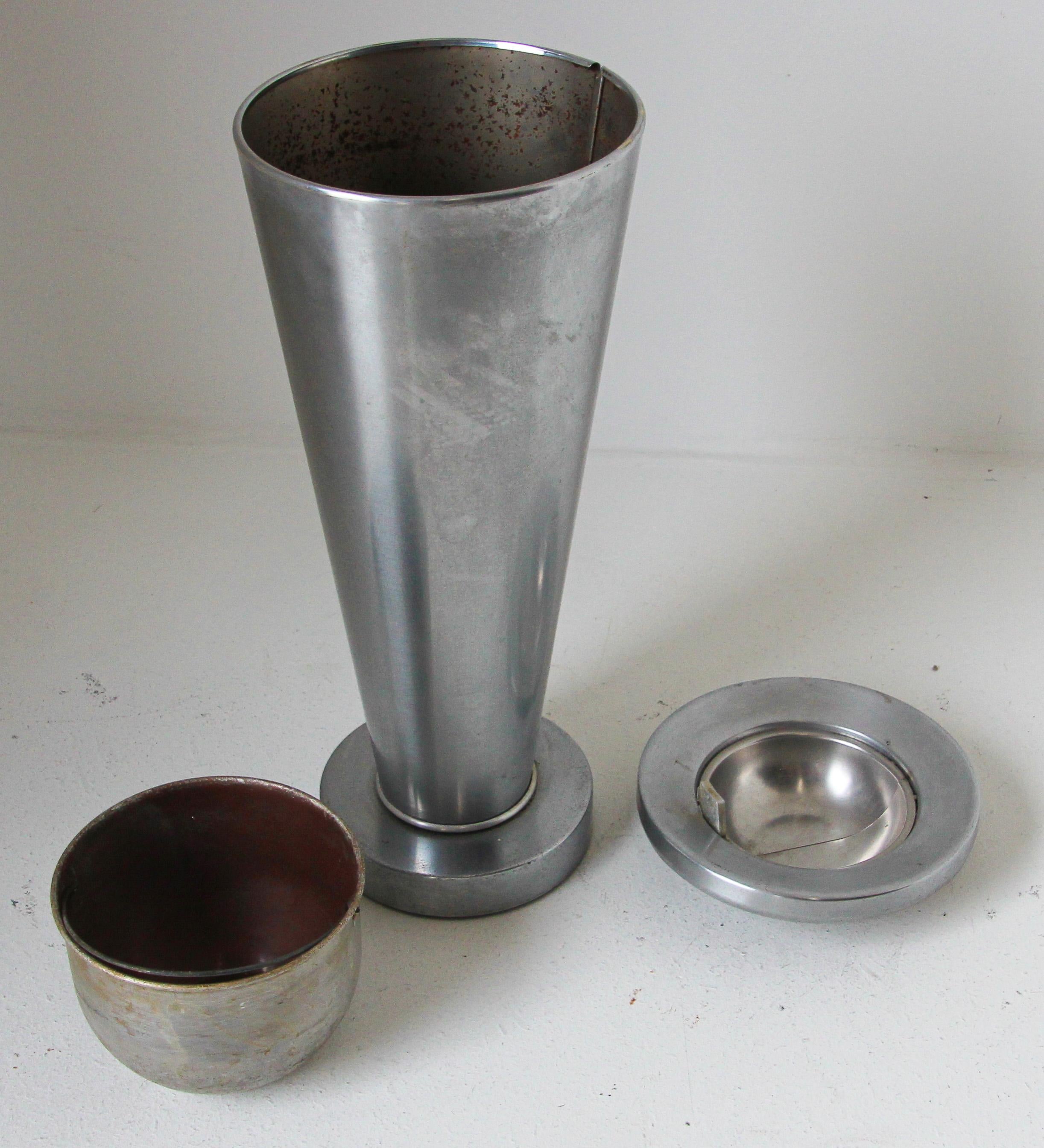 Architectural Vintage Retro Chromed Standing Ashtray Ashstand For Sale 2