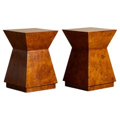 Table d'appoint architecturale en ronce de noyer, Europe, années 1960