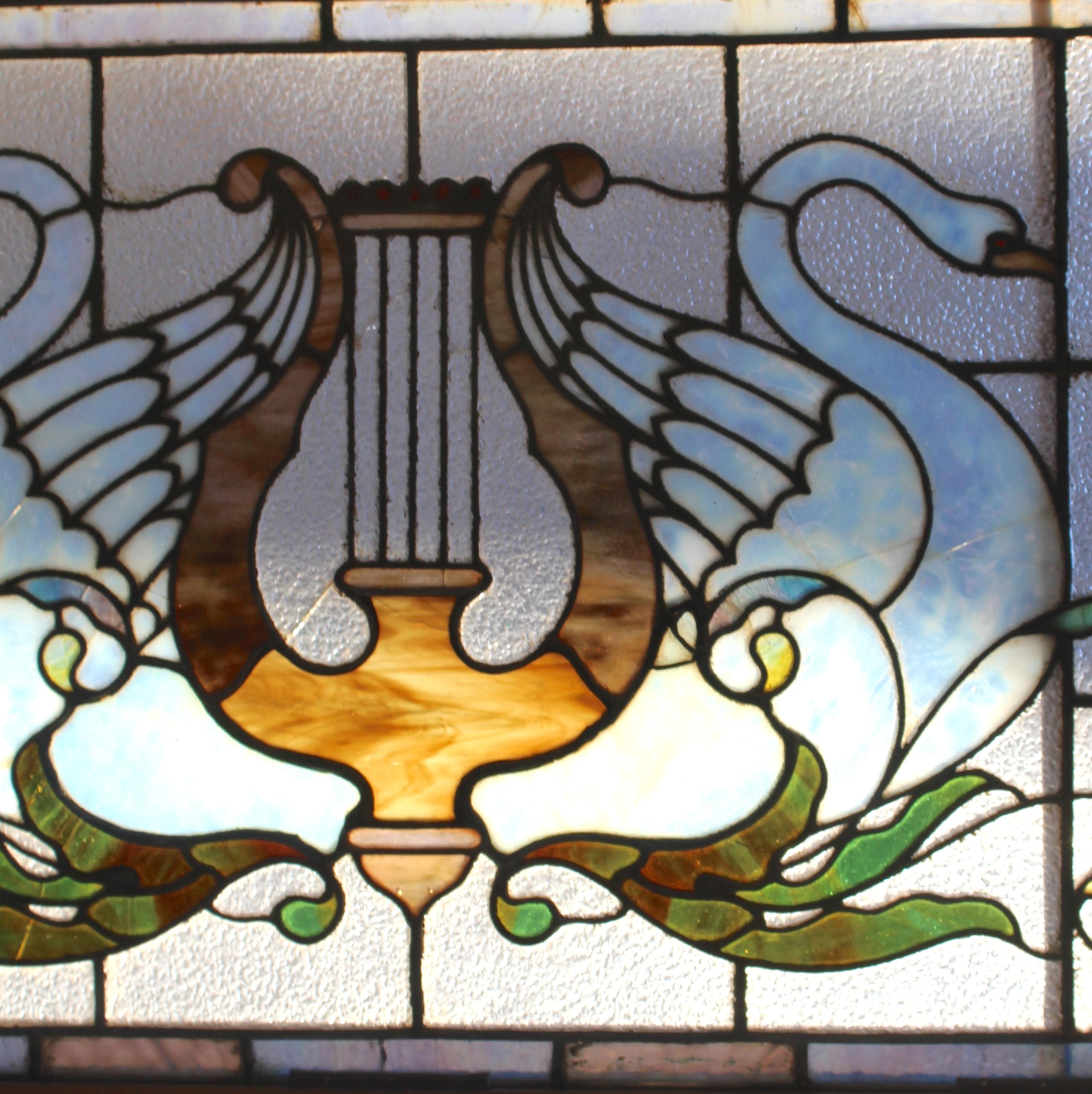Finestra architettonica con cigni 48