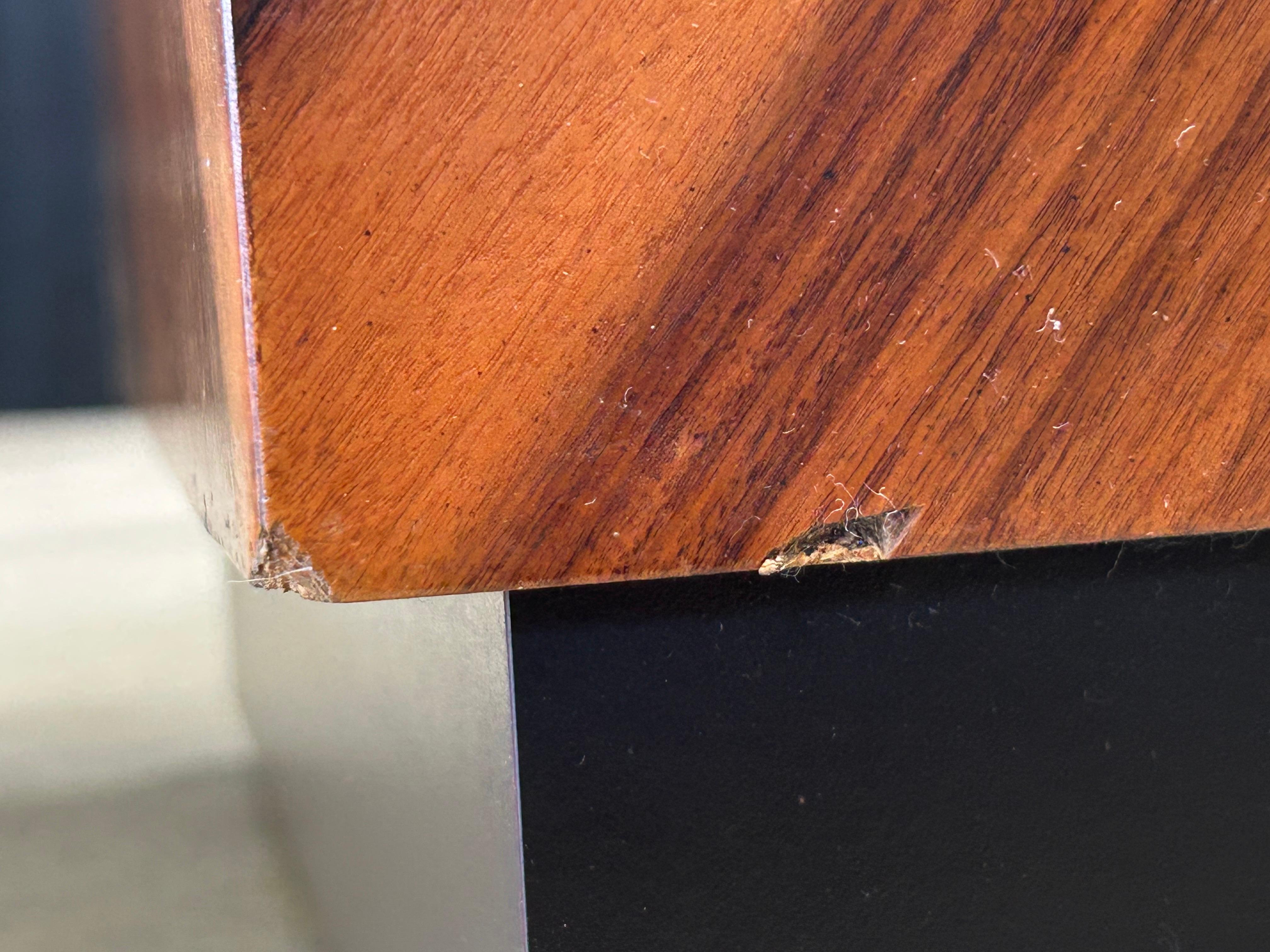 Tables cubiques architecturales en Wood avec plateaux en marbre en vente 9