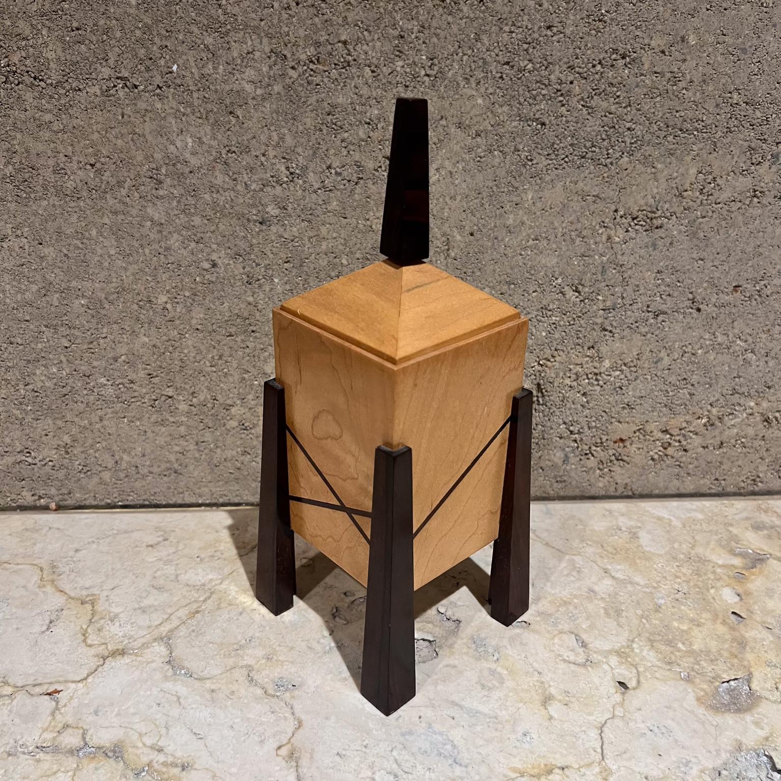 Architectural Modern Dome-Schmuckkästchen (Moderne) im Angebot