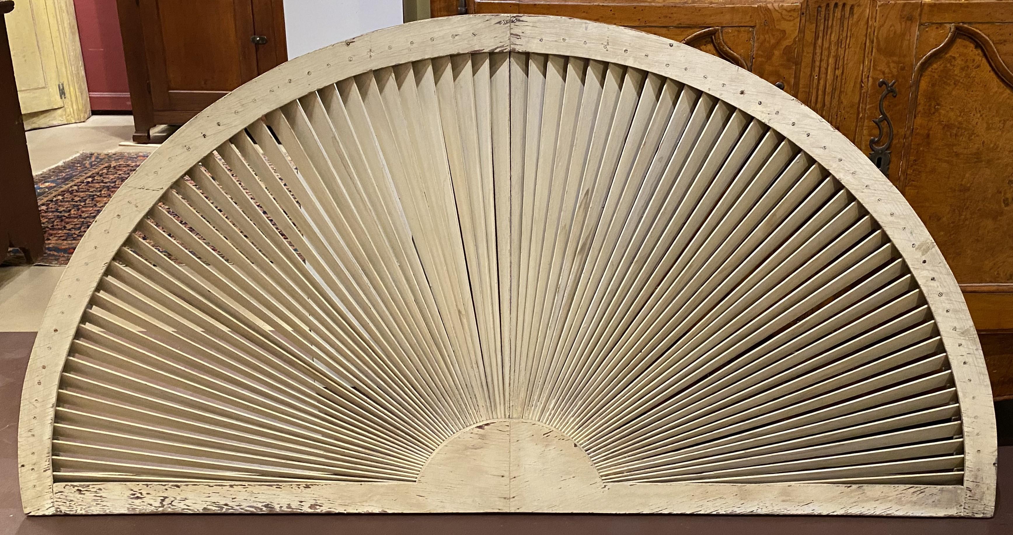 20th Century Architectural Wooden Fan Form Element in Old White Paint For Sale