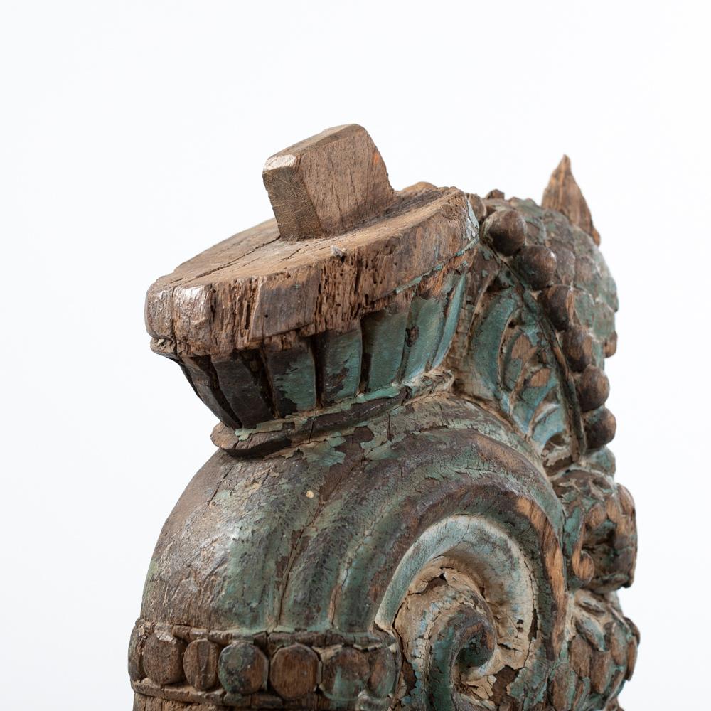 Architectural Wooden Sculpture original Green-Turquoise Paint India 18th Century For Sale 9