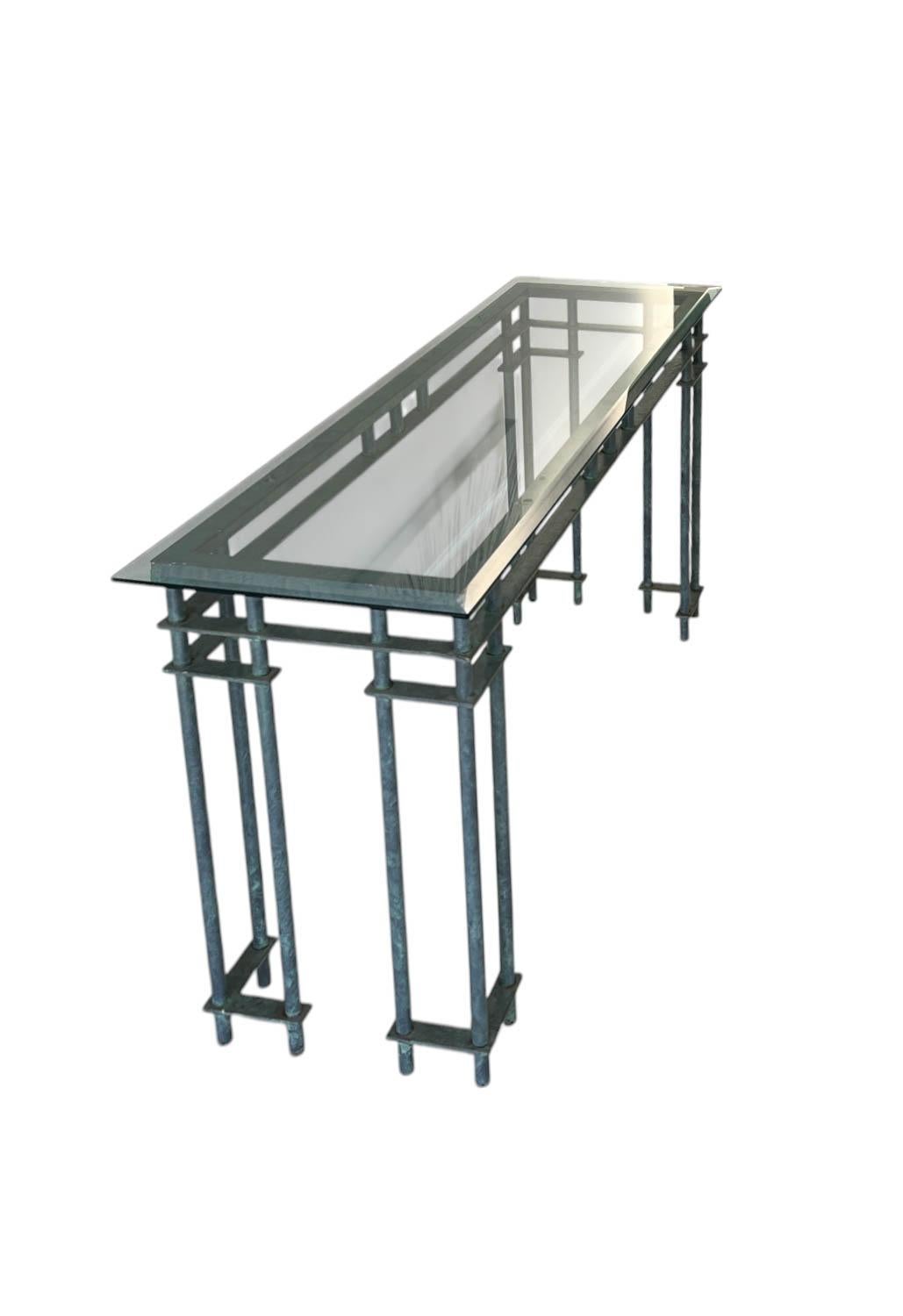 Industriel Table console architecturale en fer forgé avec verre biseauté en vente
