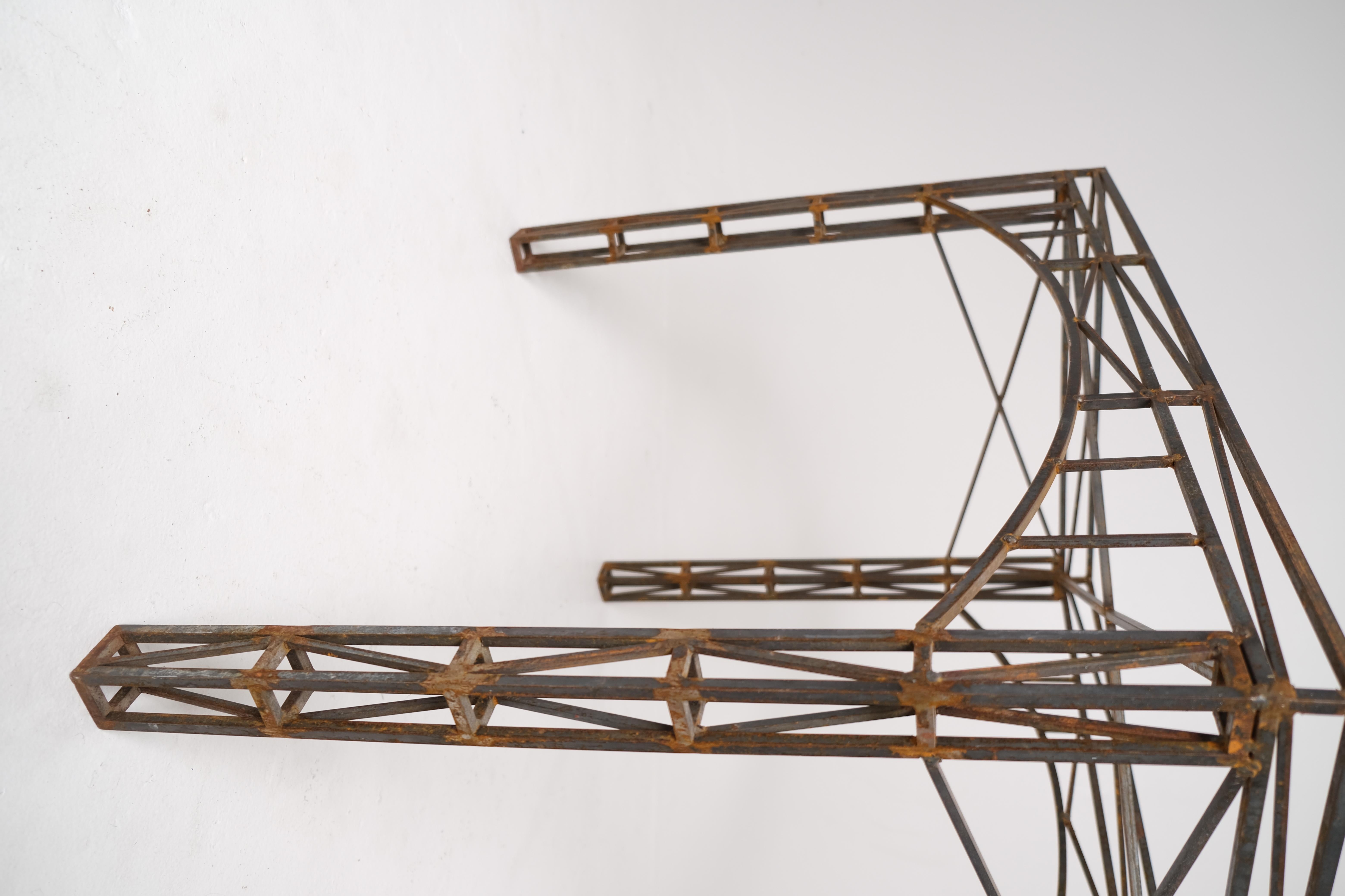 Base de table architecturale en fer forgé avec détails de fermes, milieu du 20e siècle en vente 6