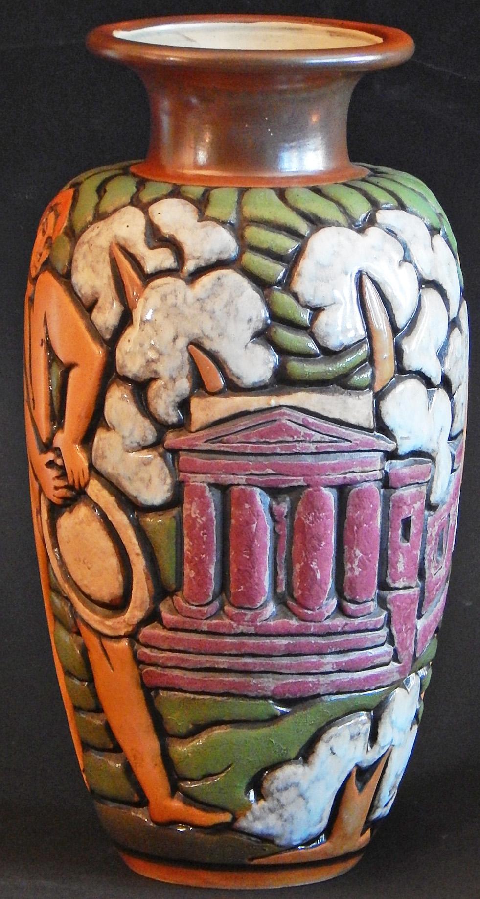 Art déco « Architecture », grand vase rare de Mougin avec des figures masculines nues par Goor en vente