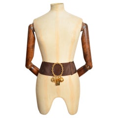 Ceinture d'archive Moschino 1980's en jacquard marron et breloques dorées