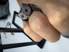 Vintage-Ring von Boucheron aus 18-karätigem Weißgold mit Saphir, Amethyst und Diamanten in Form einer Noctua-Eule