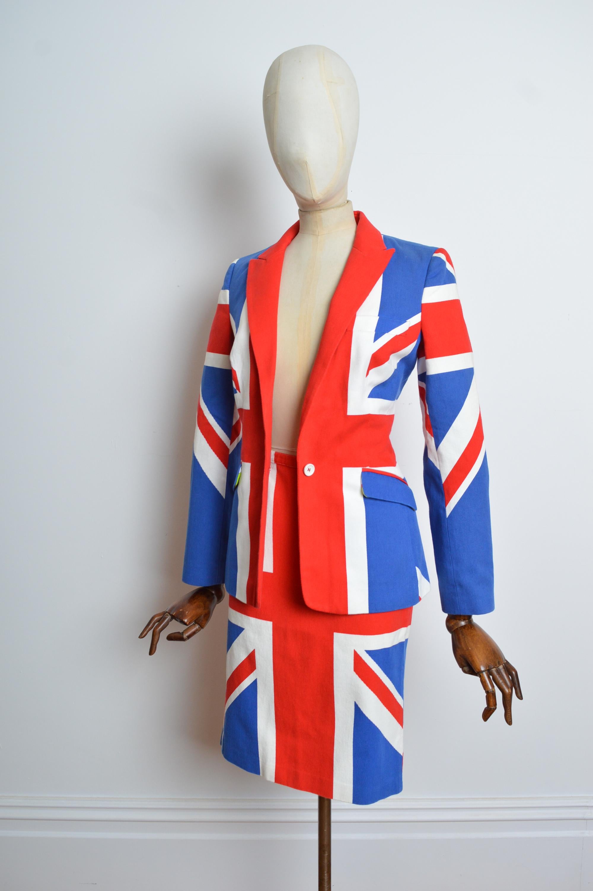 Archival DOLCE & GABBANA Union Jack Blazer Jacket and skirt suit set For Sale 7