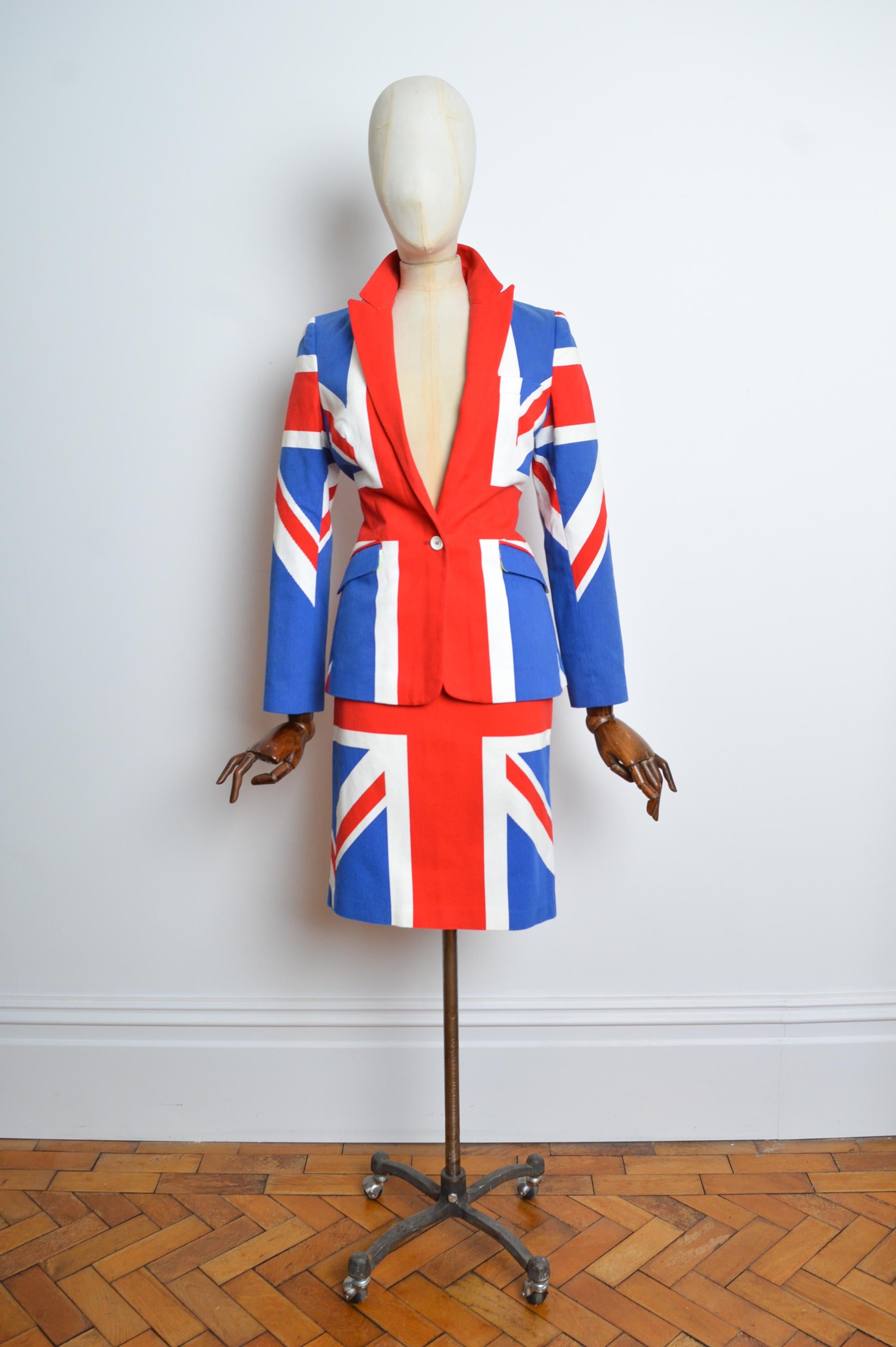 Beige Archival DOLCE & GABBANA Union Jack Blazer Jacket and skirt suit set For Sale