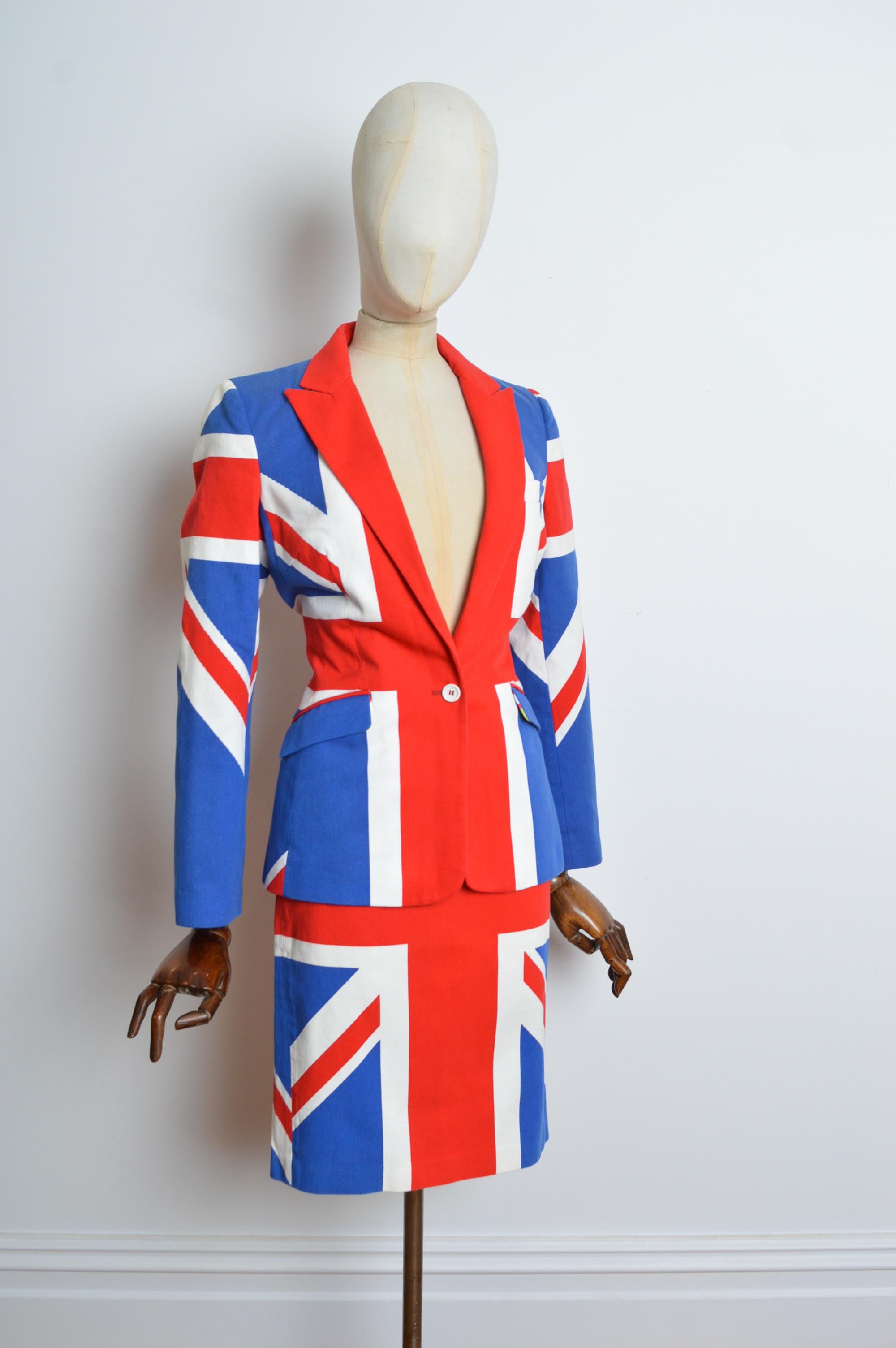 Archival DOLCE & GABBANA Union Jack Blazer Jacket and skirt suit set For Sale 2