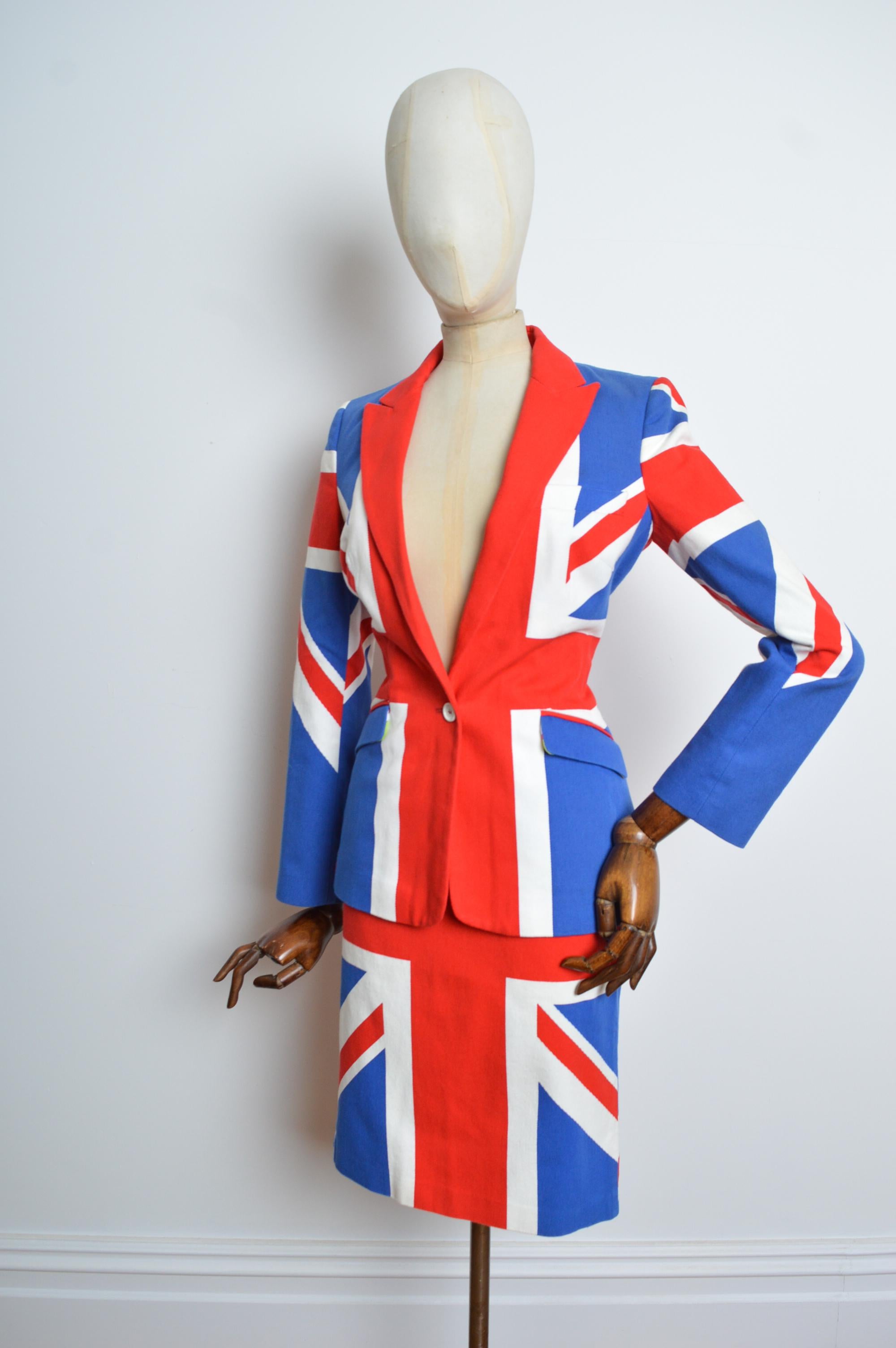 Archival DOLCE & GABBANA Union Jack Blazer Jacket and skirt suit set For Sale 4