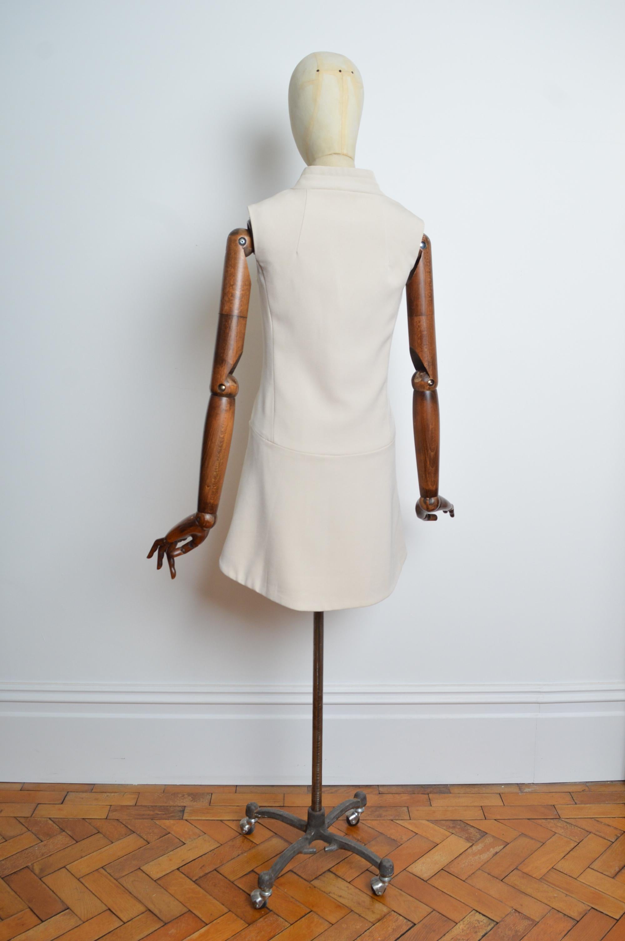 Fall 2009 MiuMiu Vintage Cream Space Age Mod Mini Dress - 1960's Style Shift For Sale 10